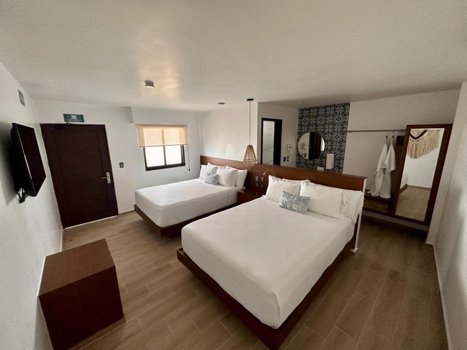 Double Room - Photo 6