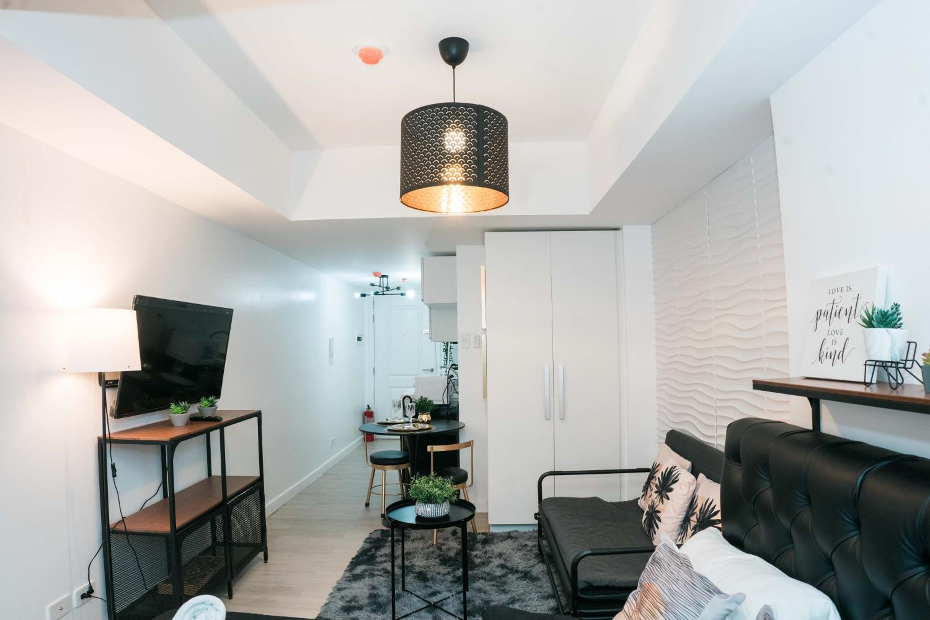 Studio Apartment photo 2