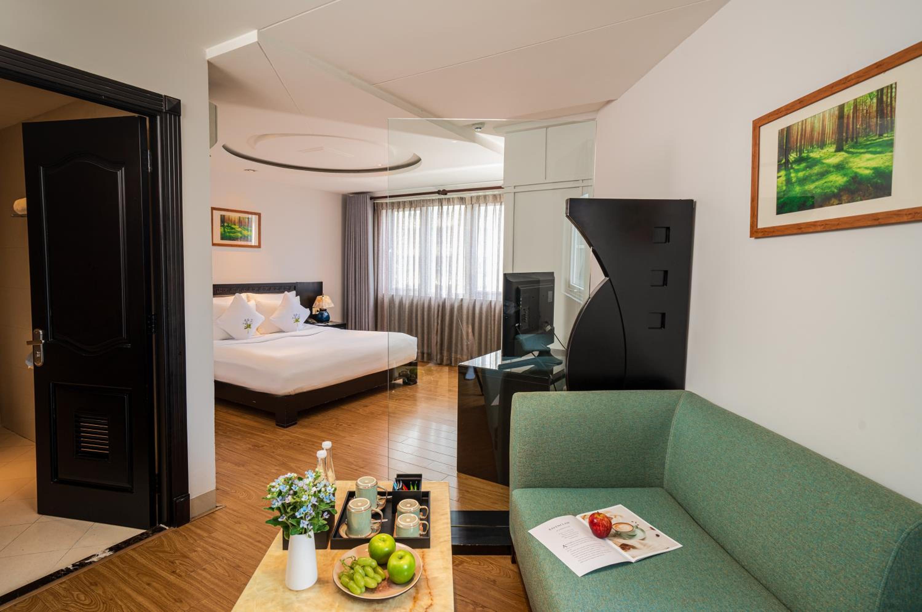 Ben Thanh Serenity Suite - Free One Time Happy Hours photo 2