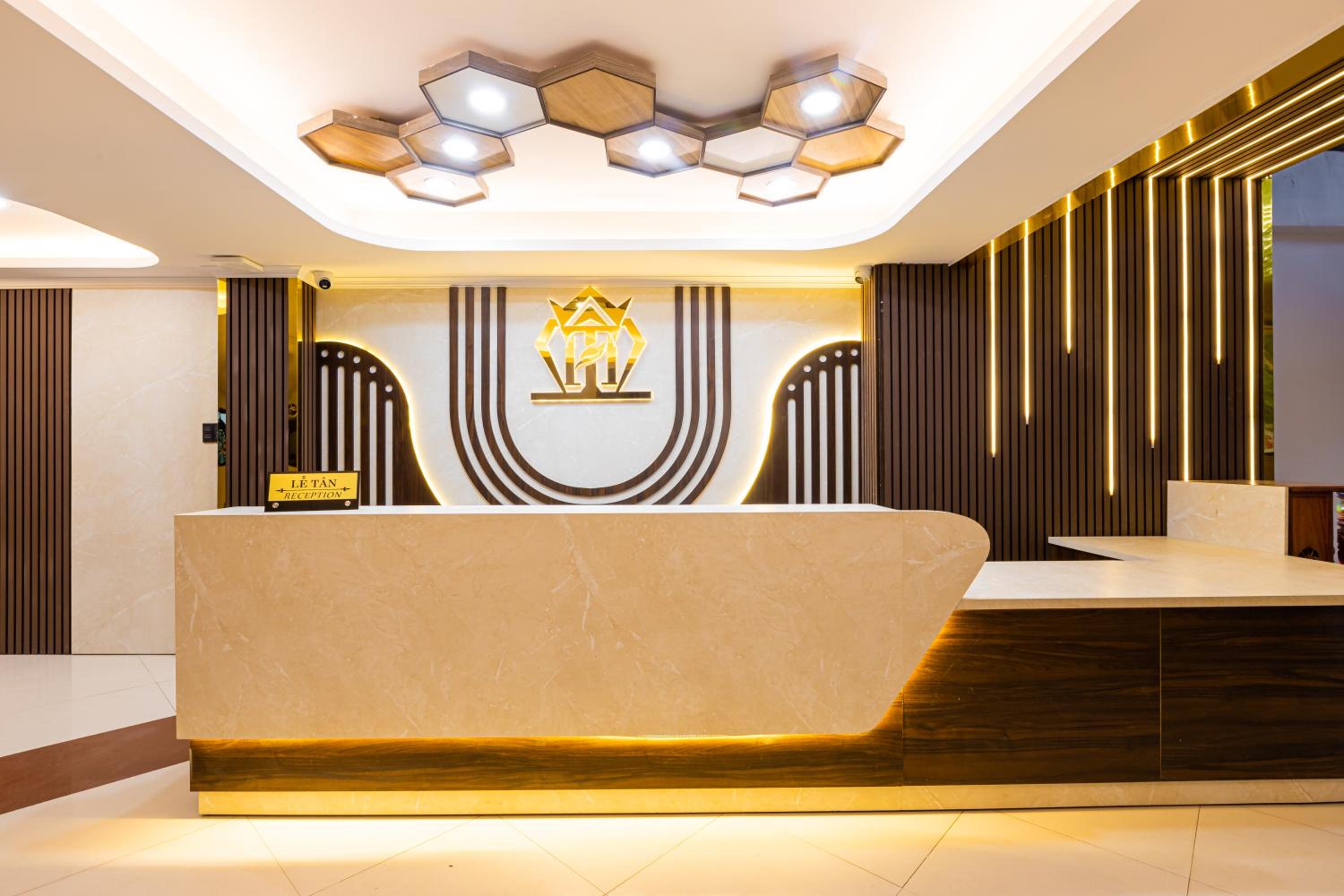 Deluxe Room (2 Adults + 1 Child) - Photo 7