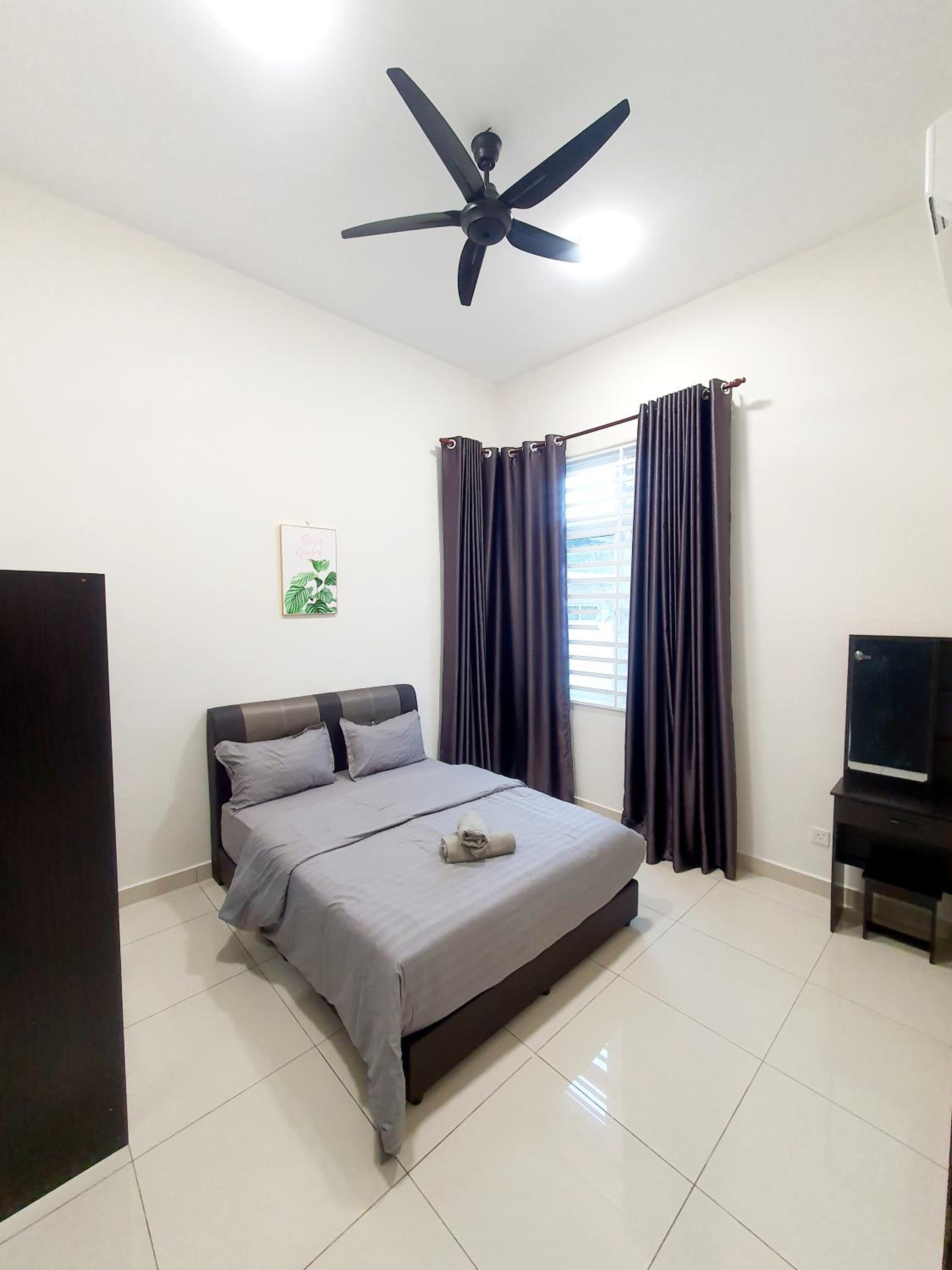 Four-Bedroom House photo 1