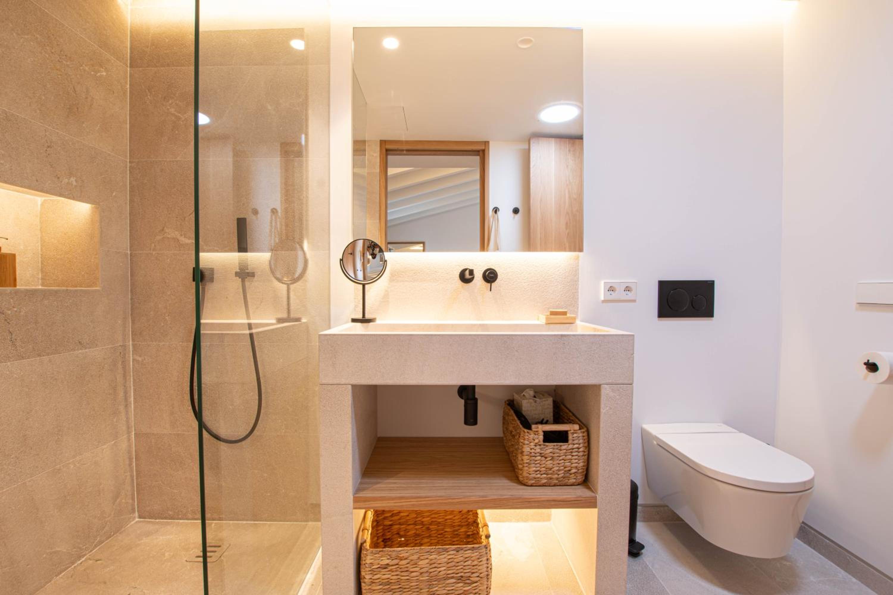 Deluxe Suite - Photo 10
