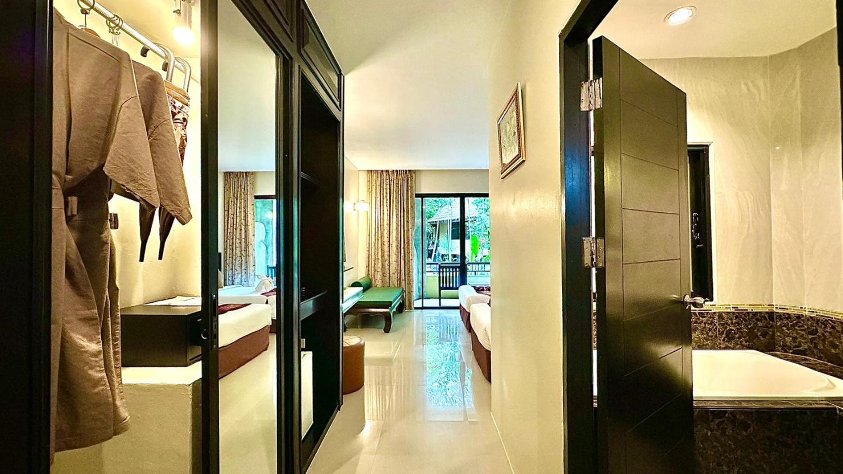 Superior Double or Twin Room - Photo 13