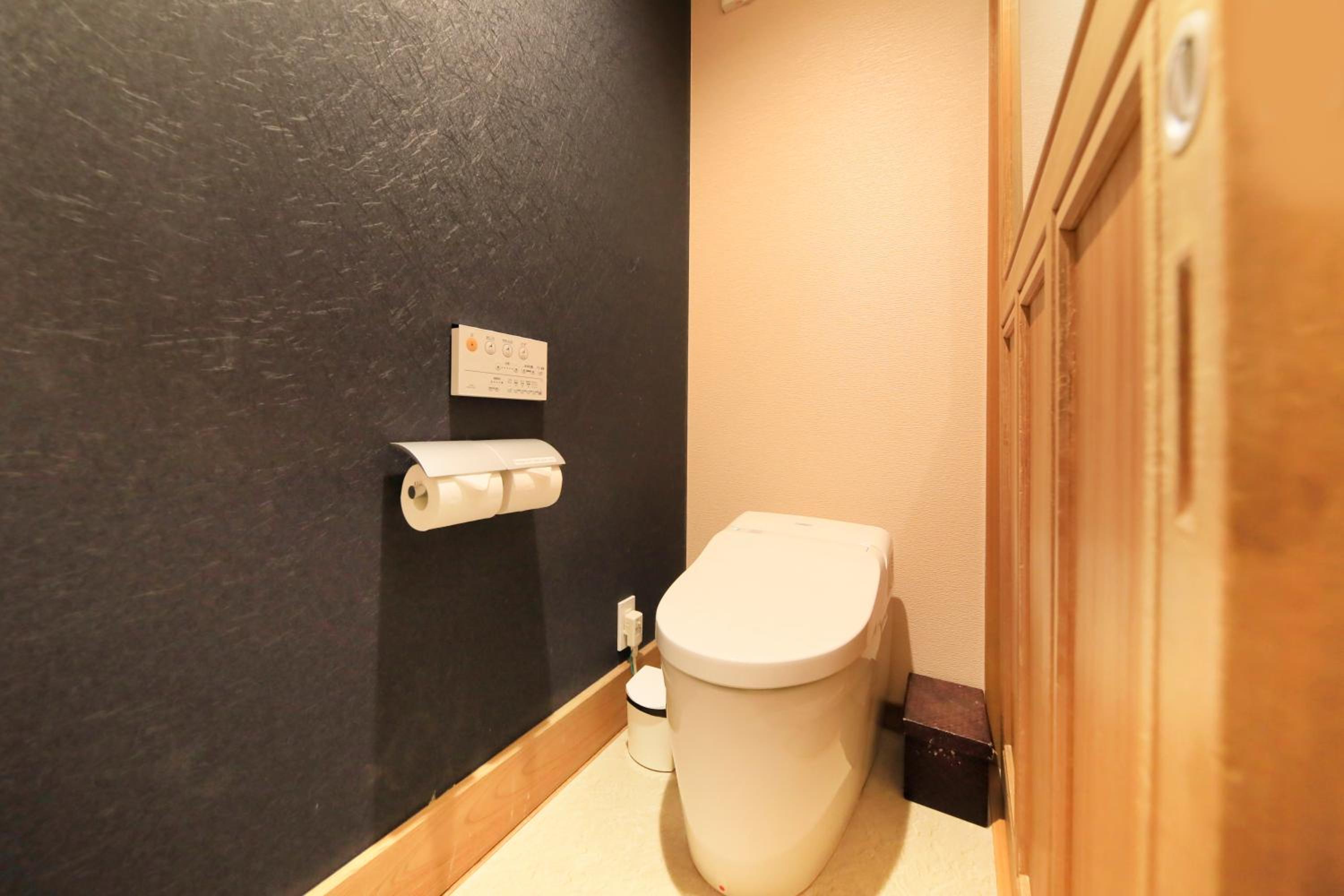 Presidential Two-Bedroom Suite with Open-Air Bath photo 3