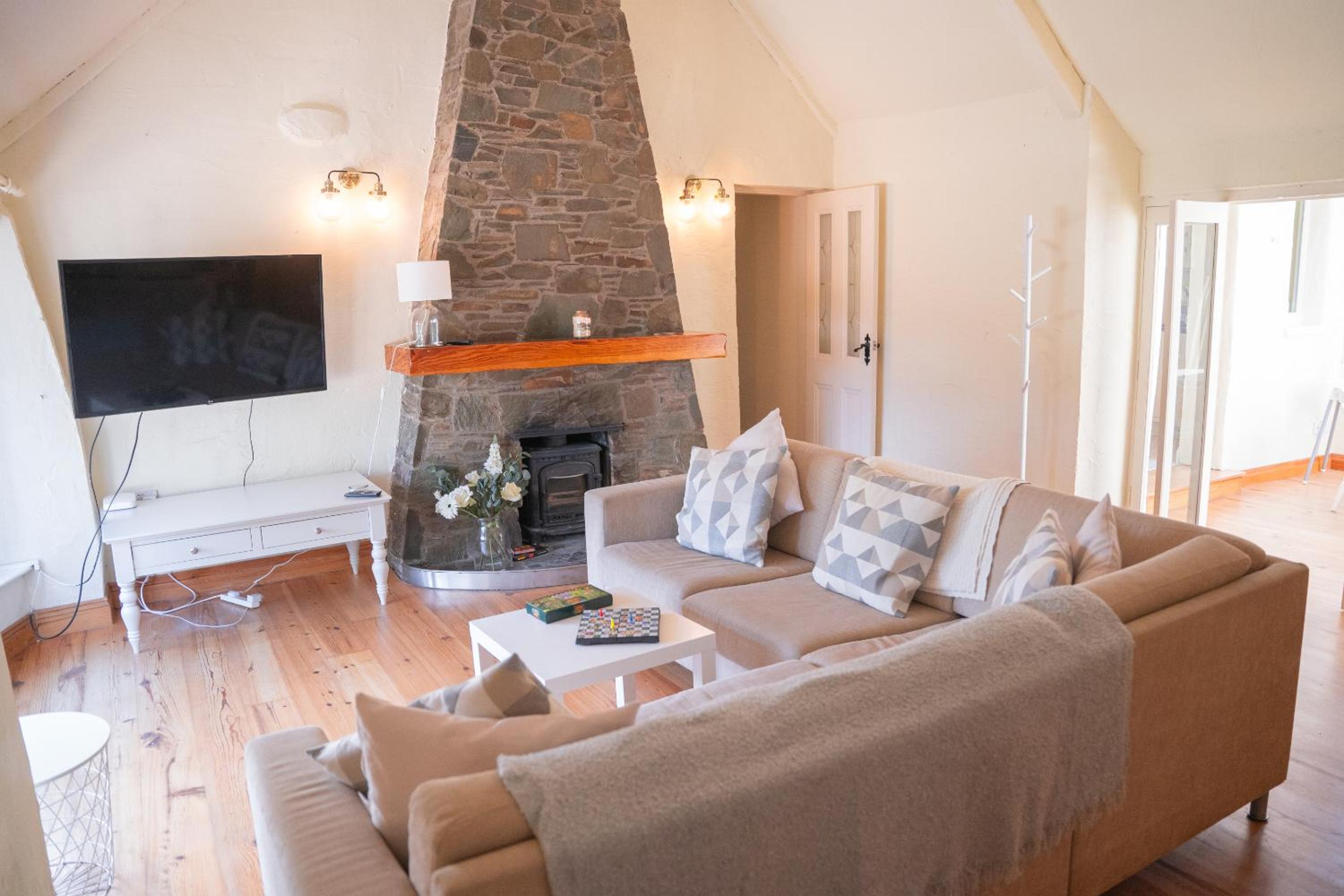 Three-Bedroom Cottage photo 1