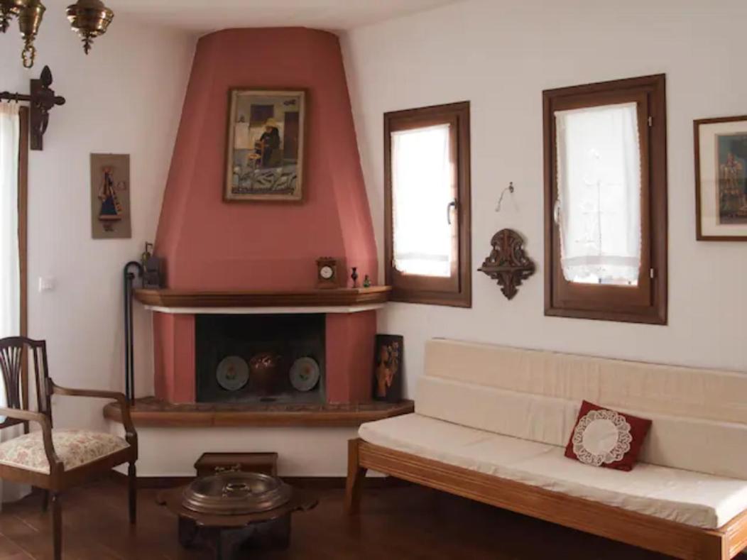 One-Bedroom House photo 1