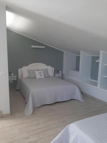 Large Double Room photo 1