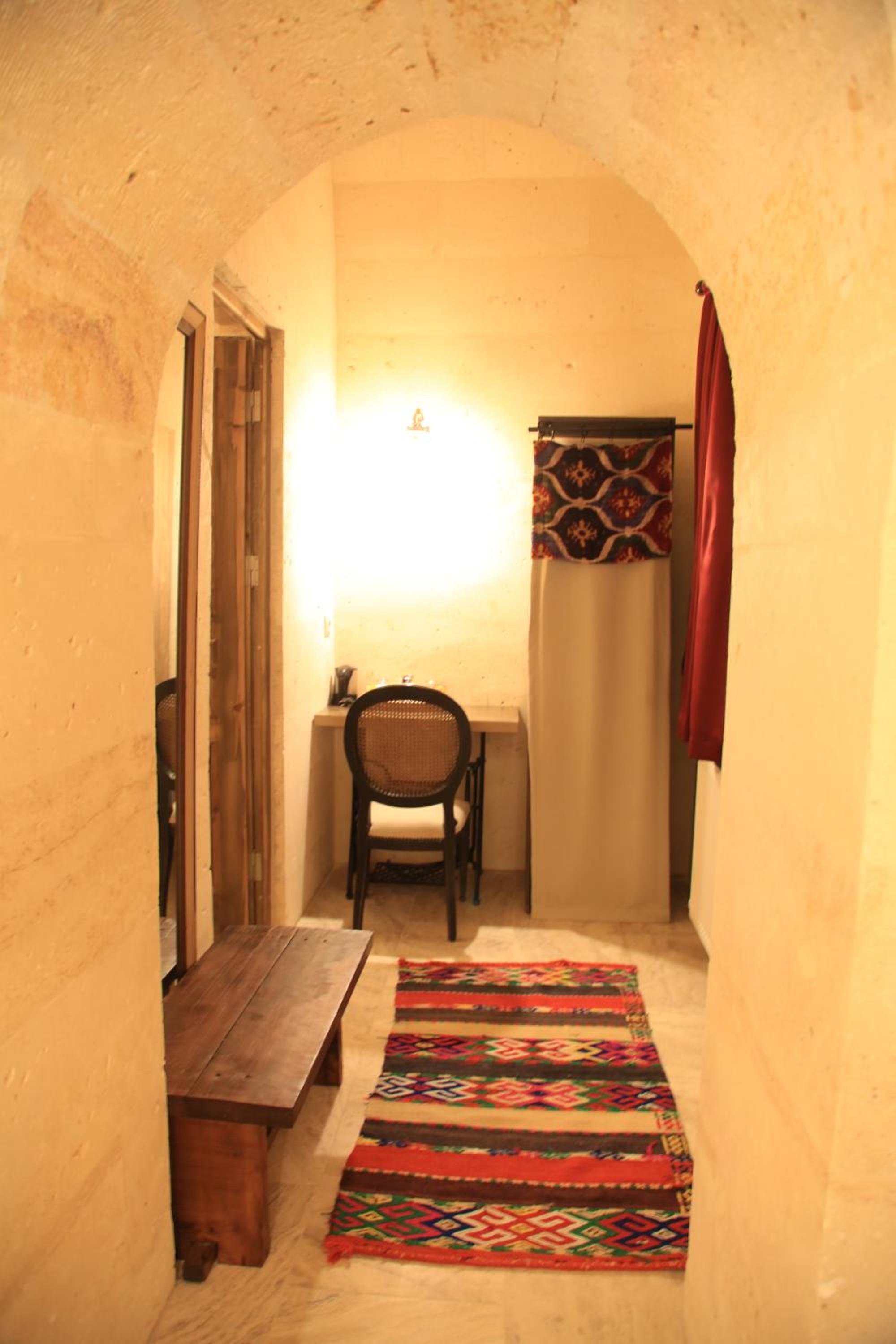 Standard Double Room - Photo 4
