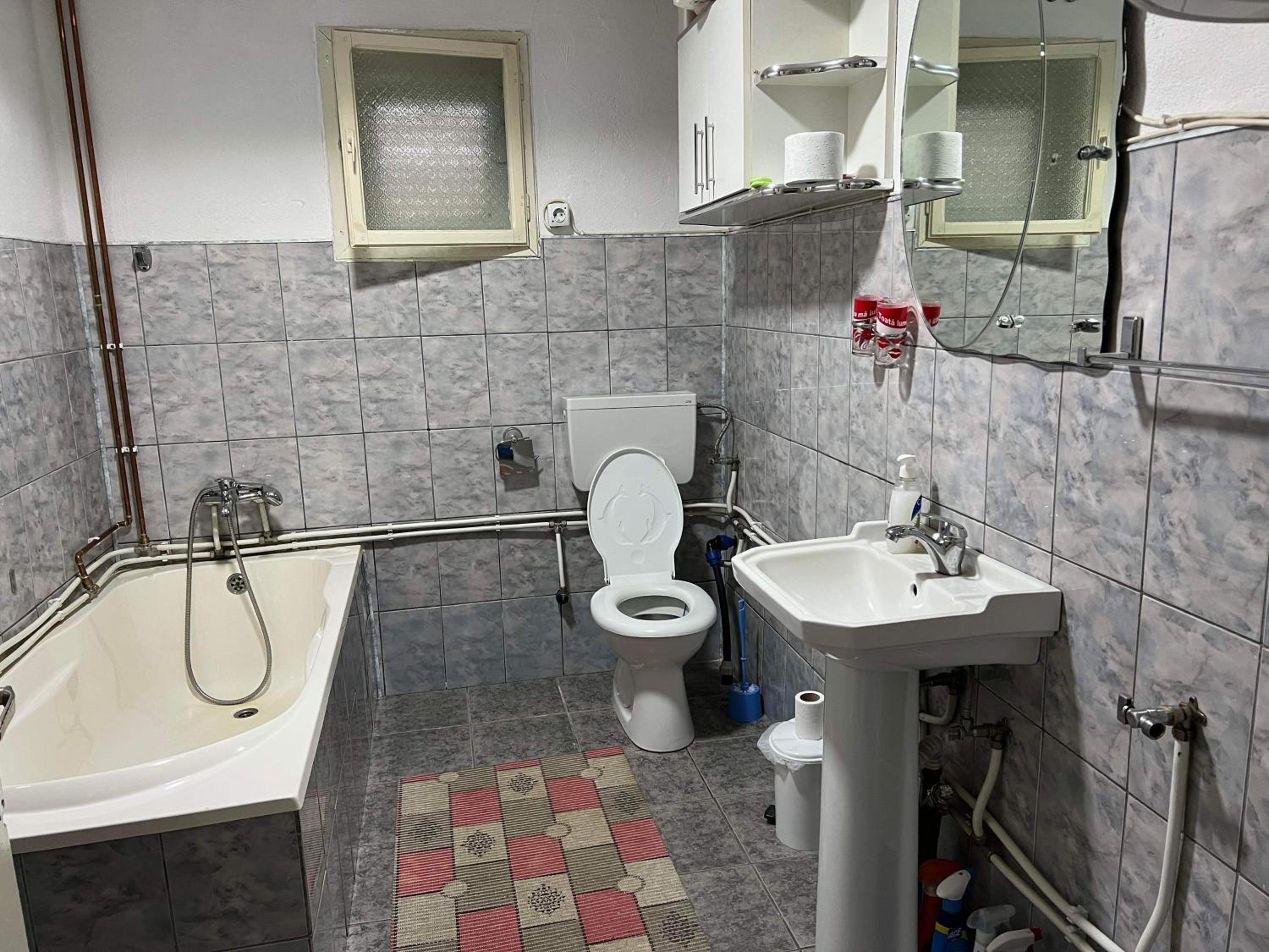 Double Room with Private Bathroom - Photo 6