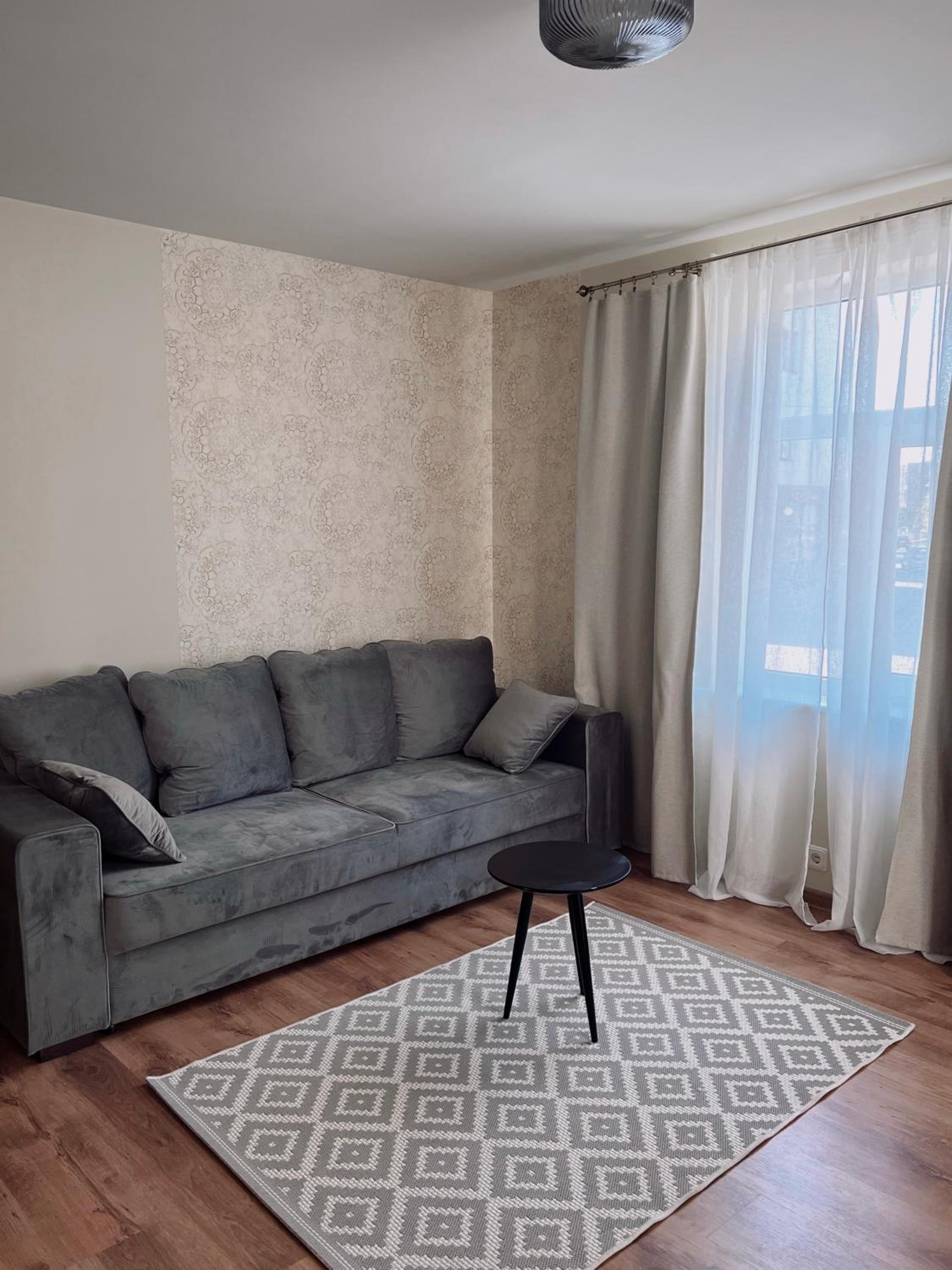 One-Bedroom Apartment photo 1