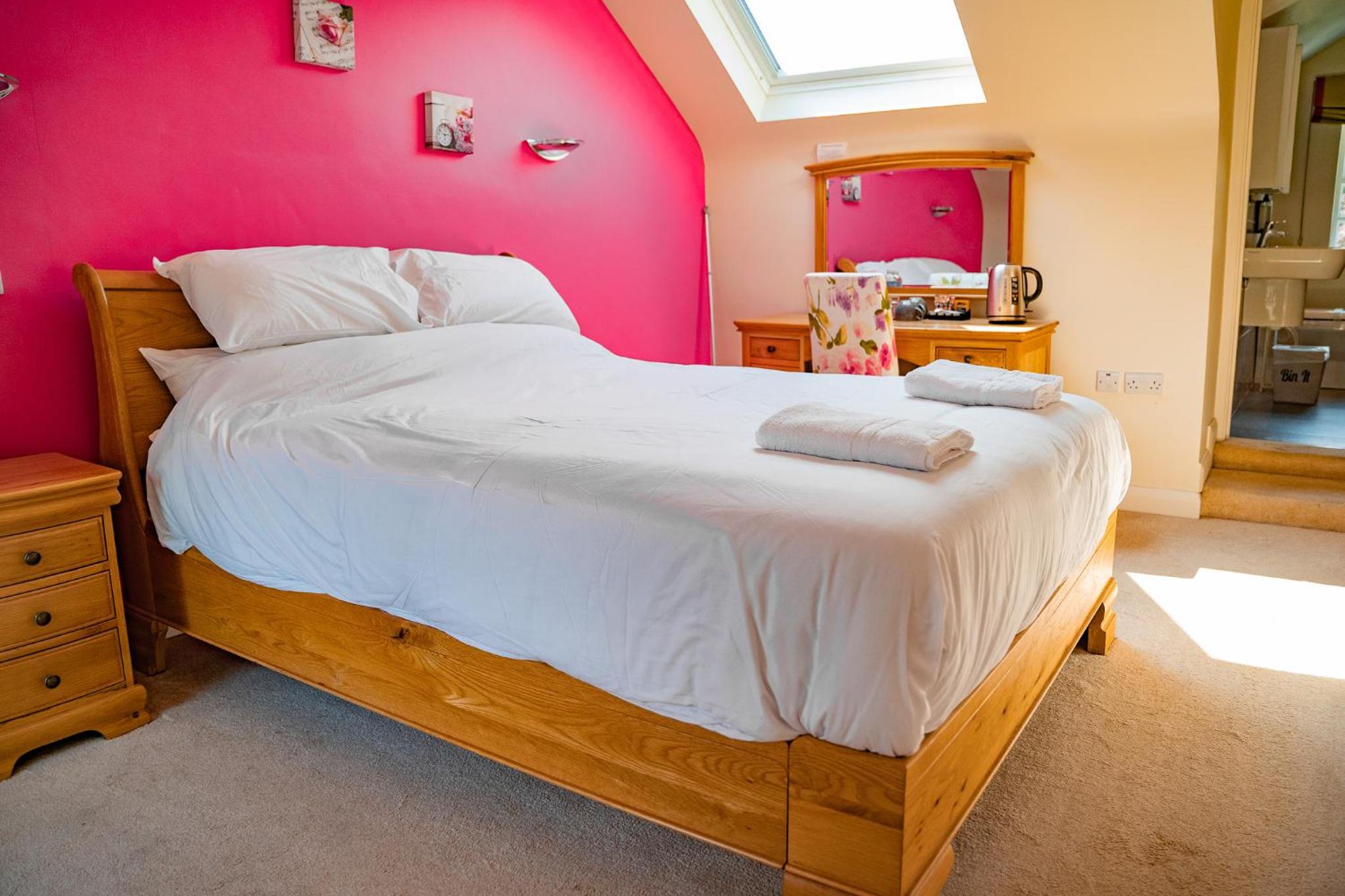 Deluxe King Room - Photo 2