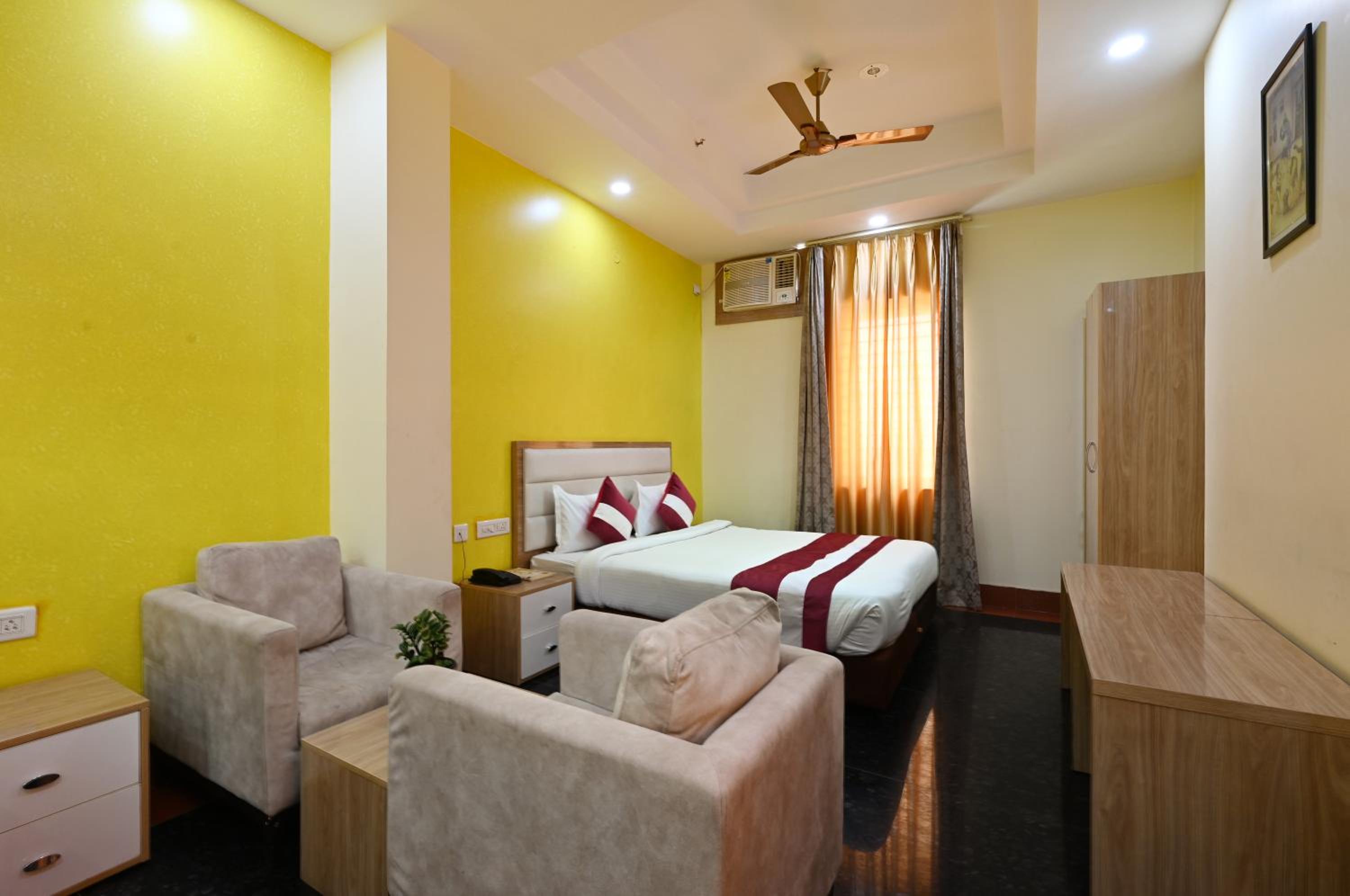 Deluxe Family Room - Photo 19