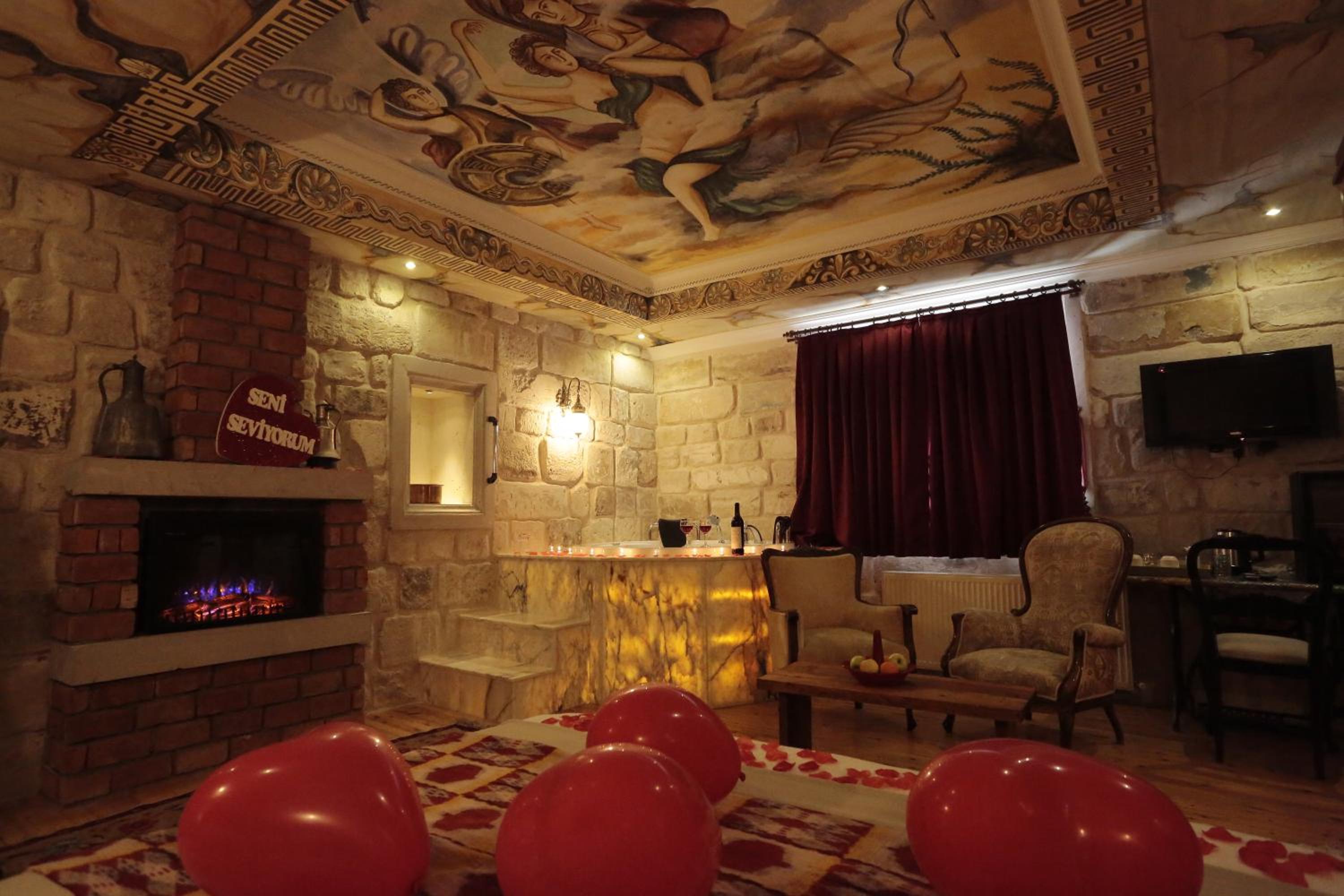 Superior King Room - Photo 5