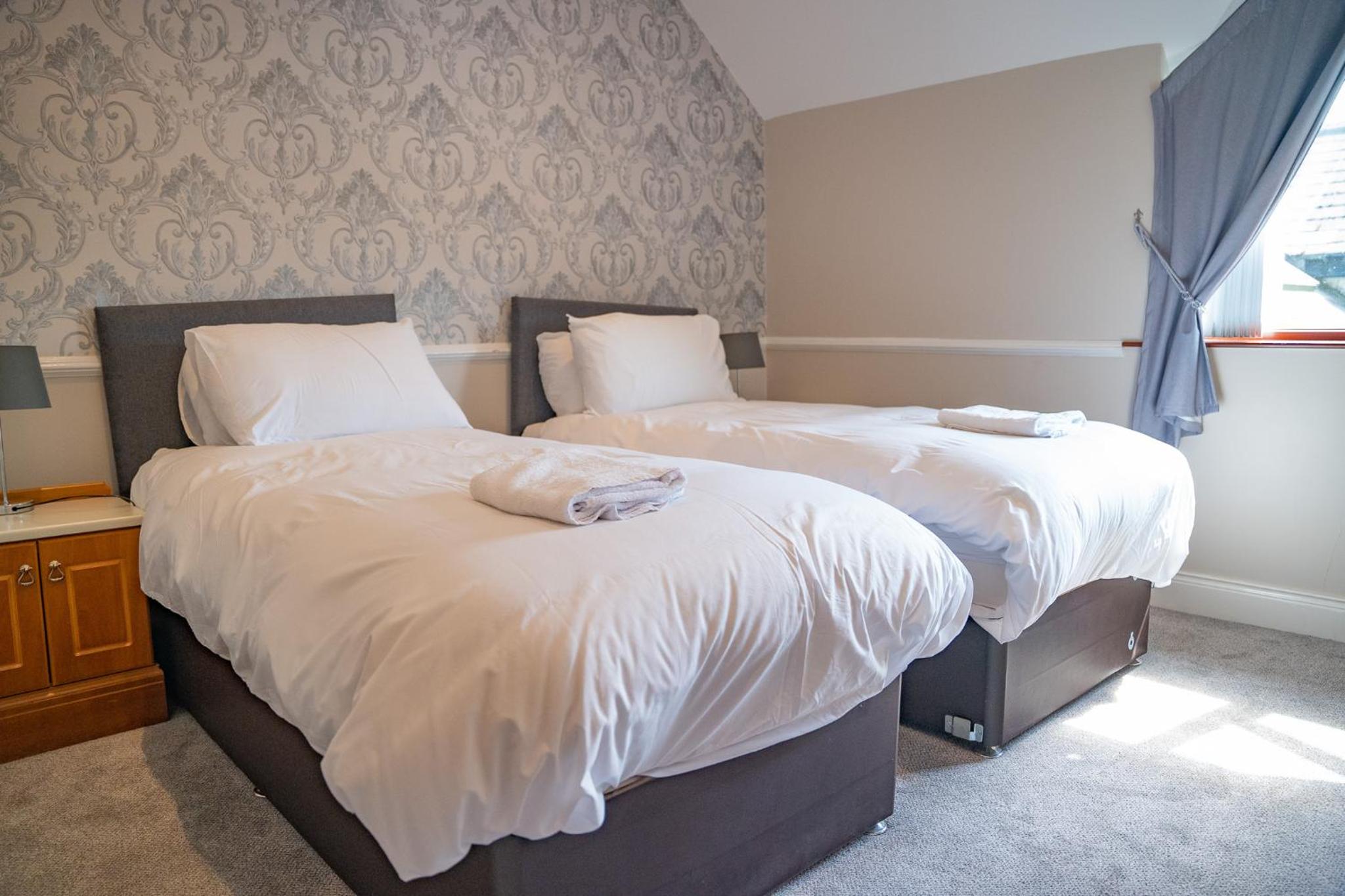 Standard Twin Room - Photo 1