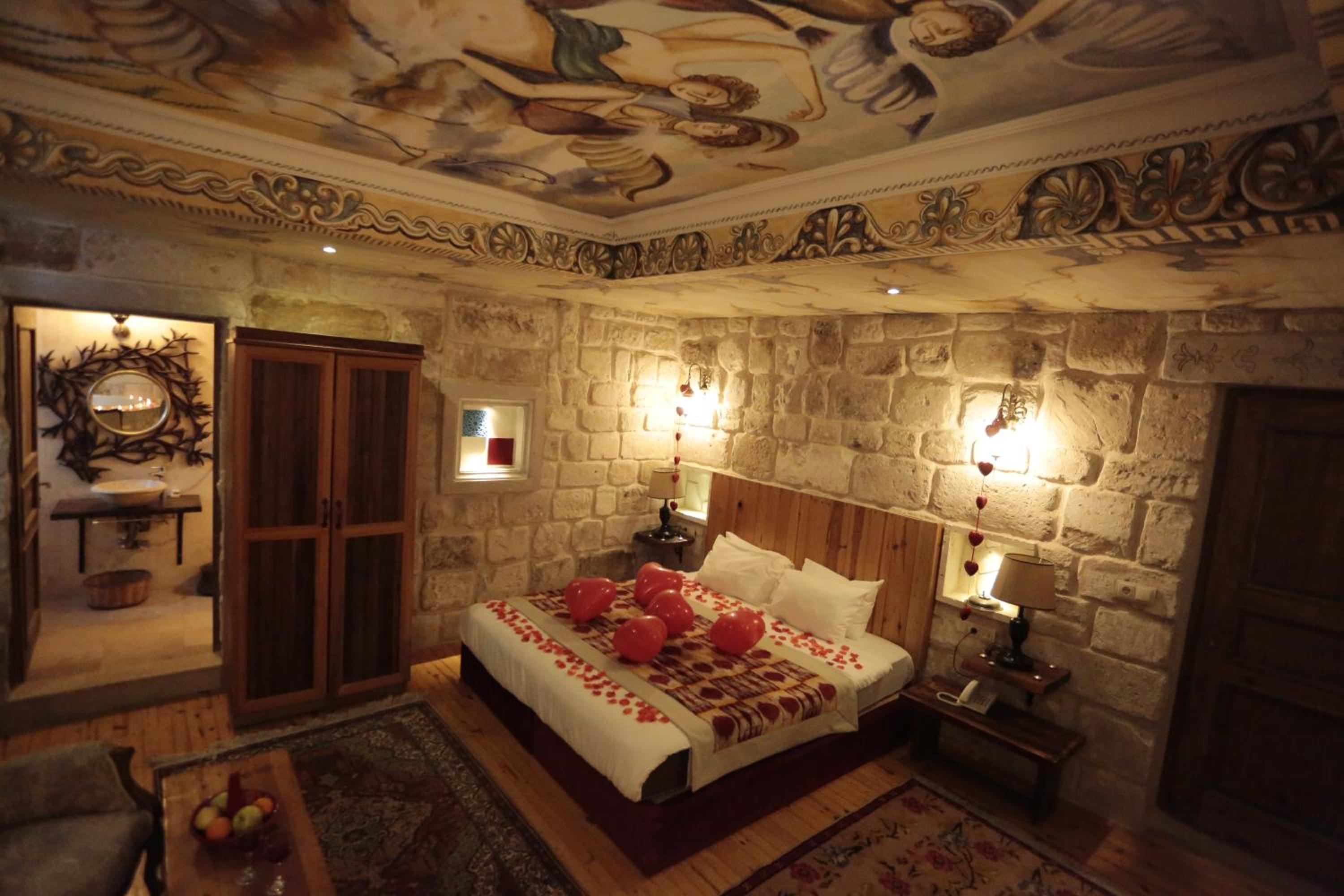 Superior King Room - Photo 3