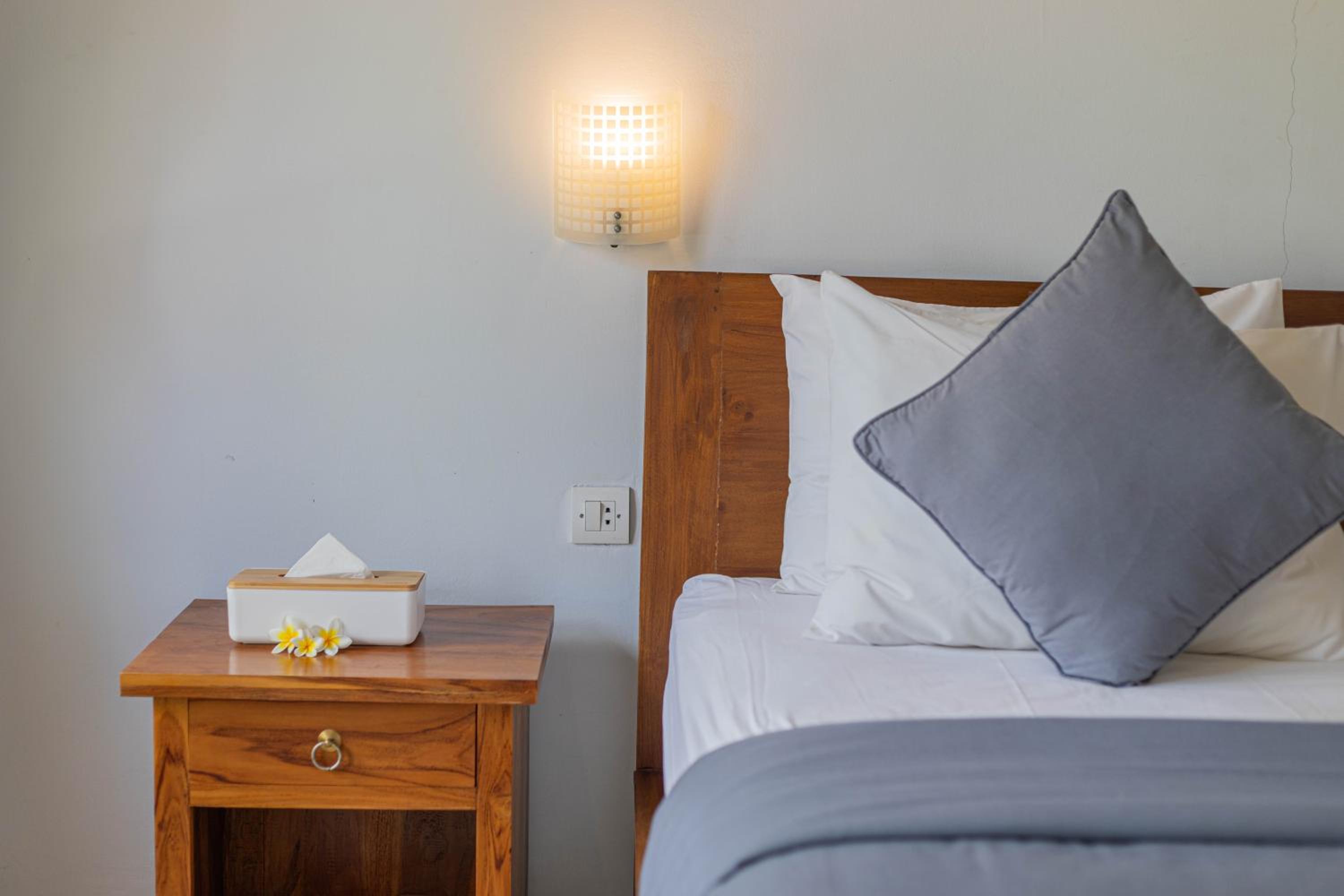 Standard Double Room - Photo 12