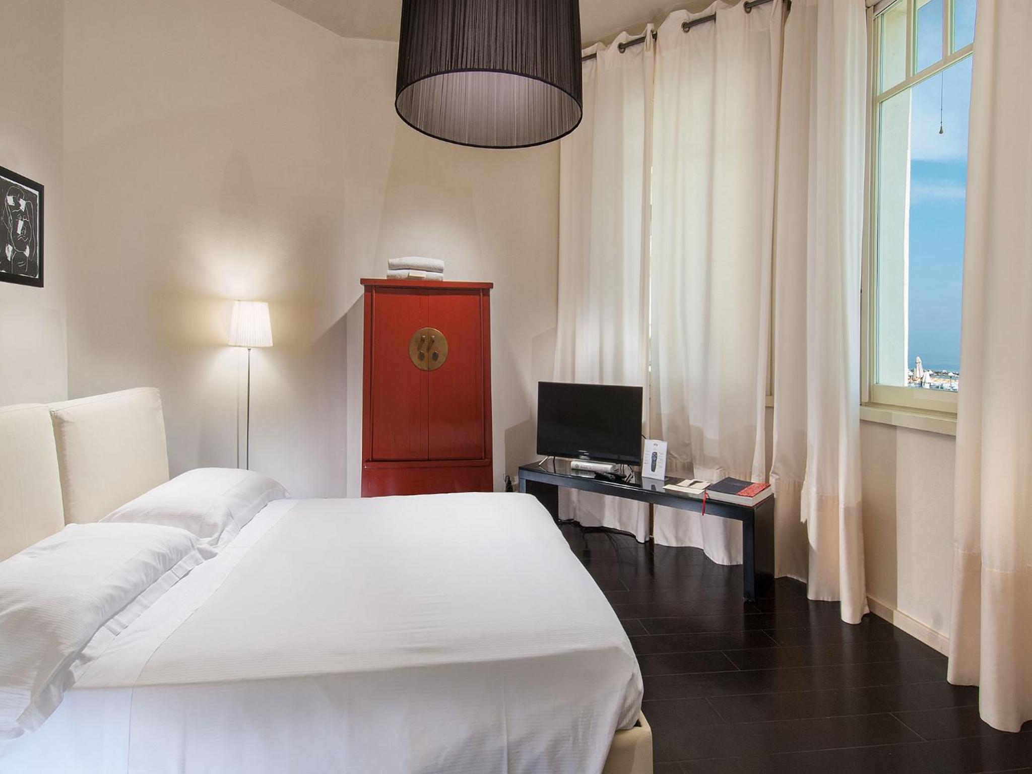 Superior Double Room with Sea View - Photo 7