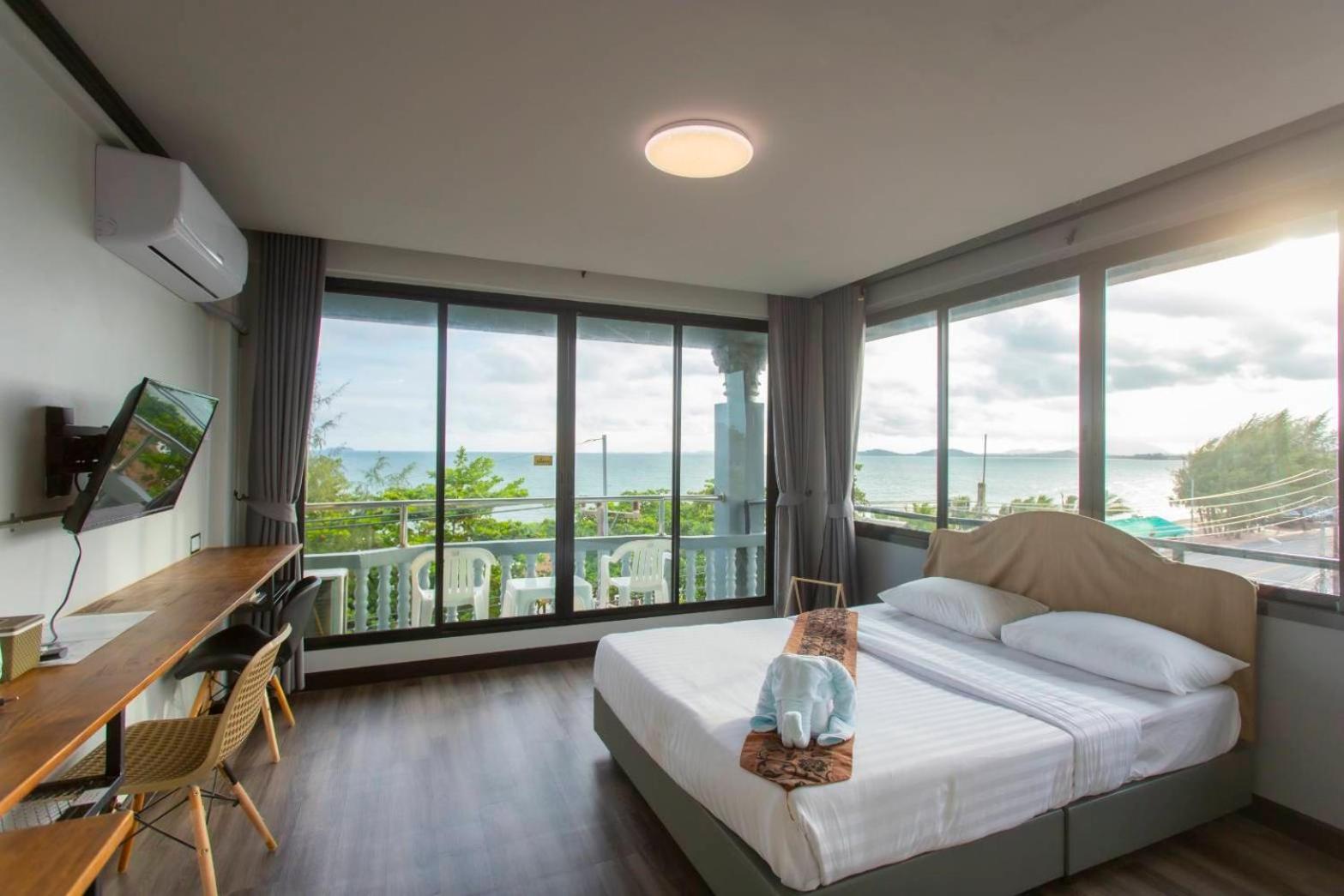 Standard Double or Twin Room with Sea View photo 1