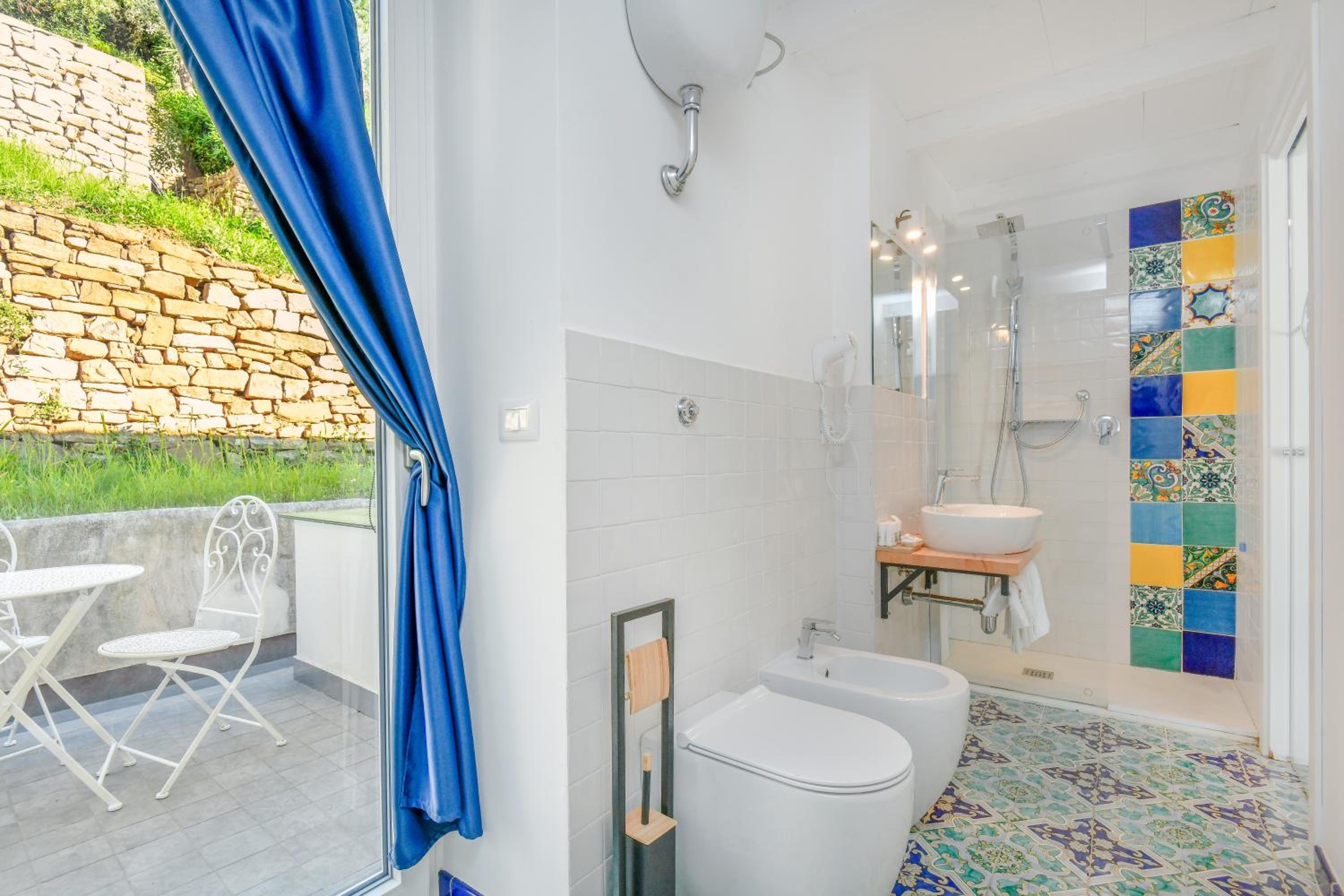 Deluxe Double Room with Balcony and Sea View photo 1