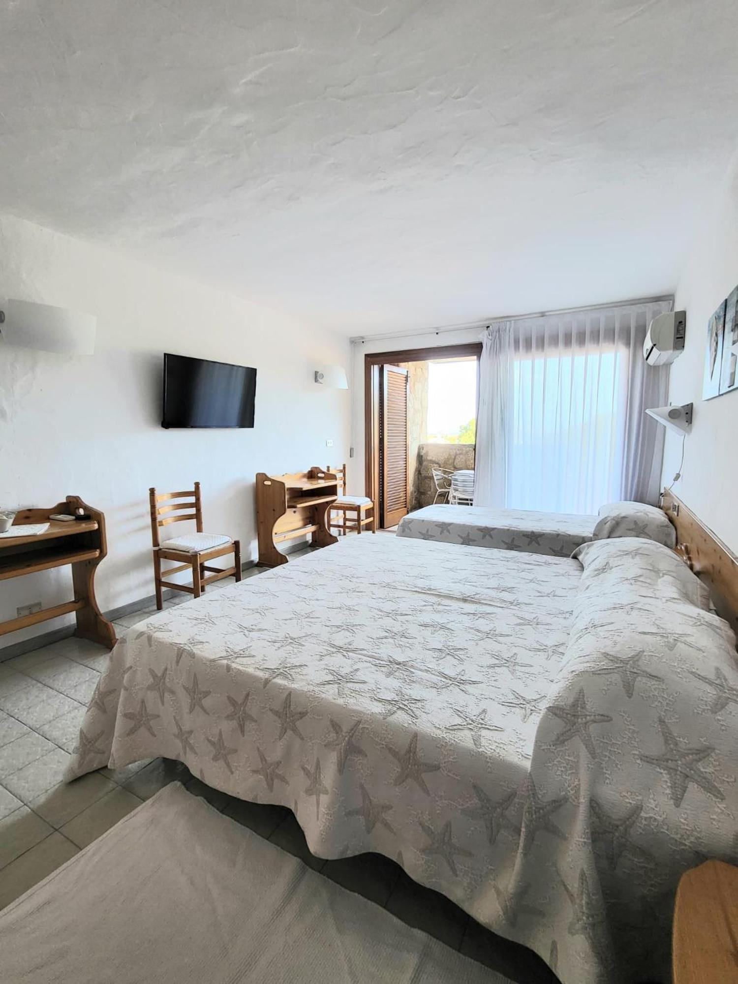 Triple Room with Sea View - Photo 13