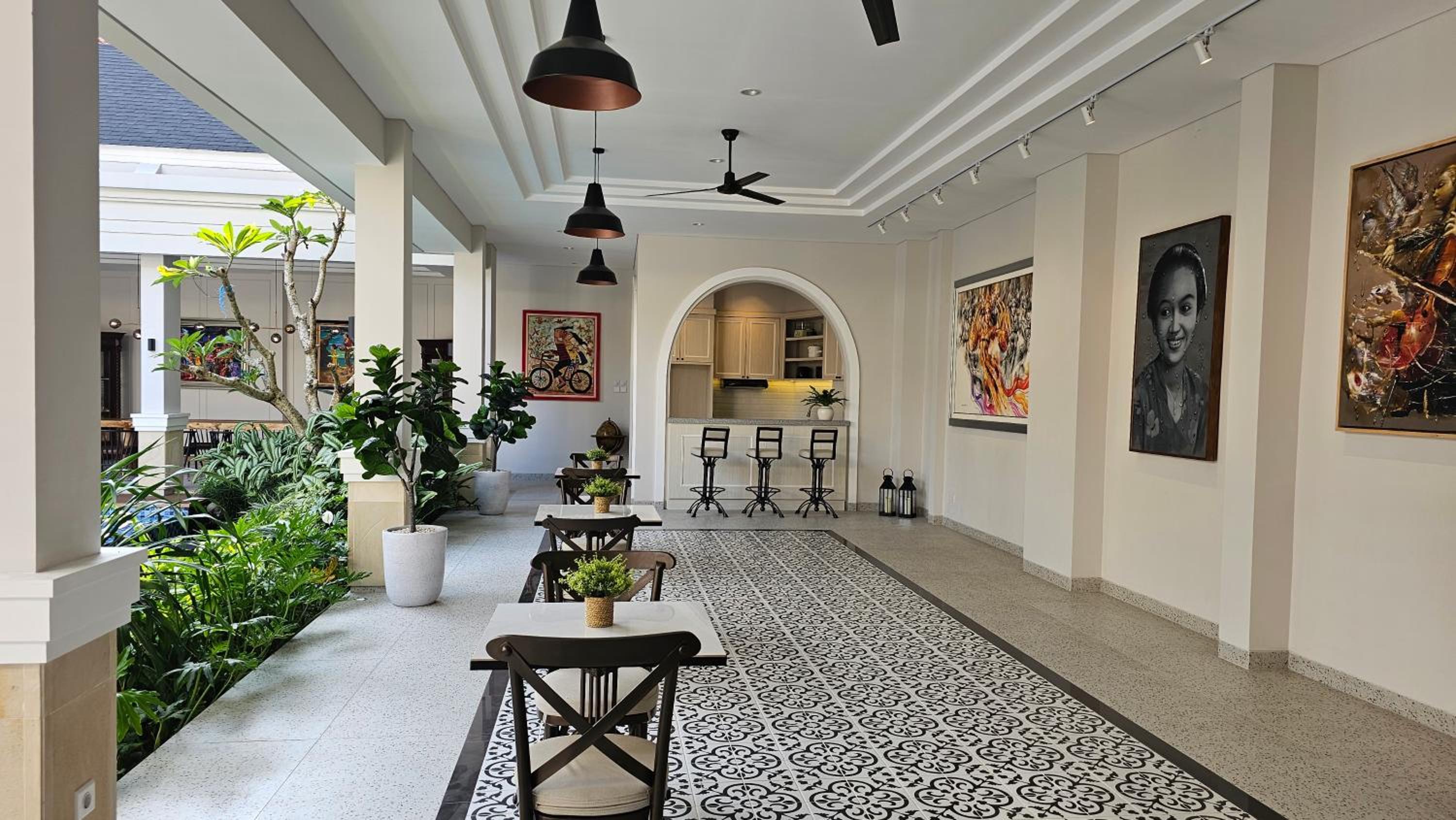 Villa photo 1