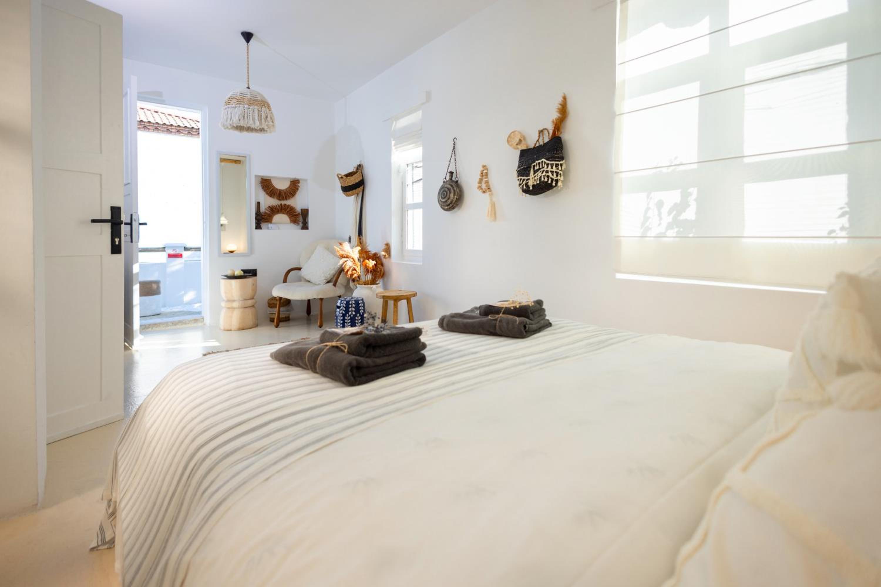 Deluxe Double Room with Balcony photo 3