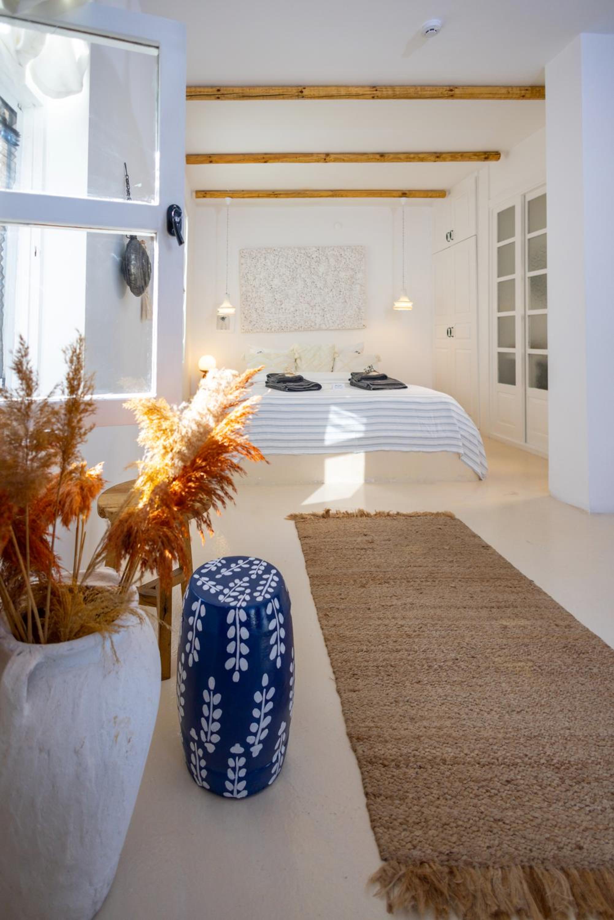 Deluxe Double Room with Balcony photo 1