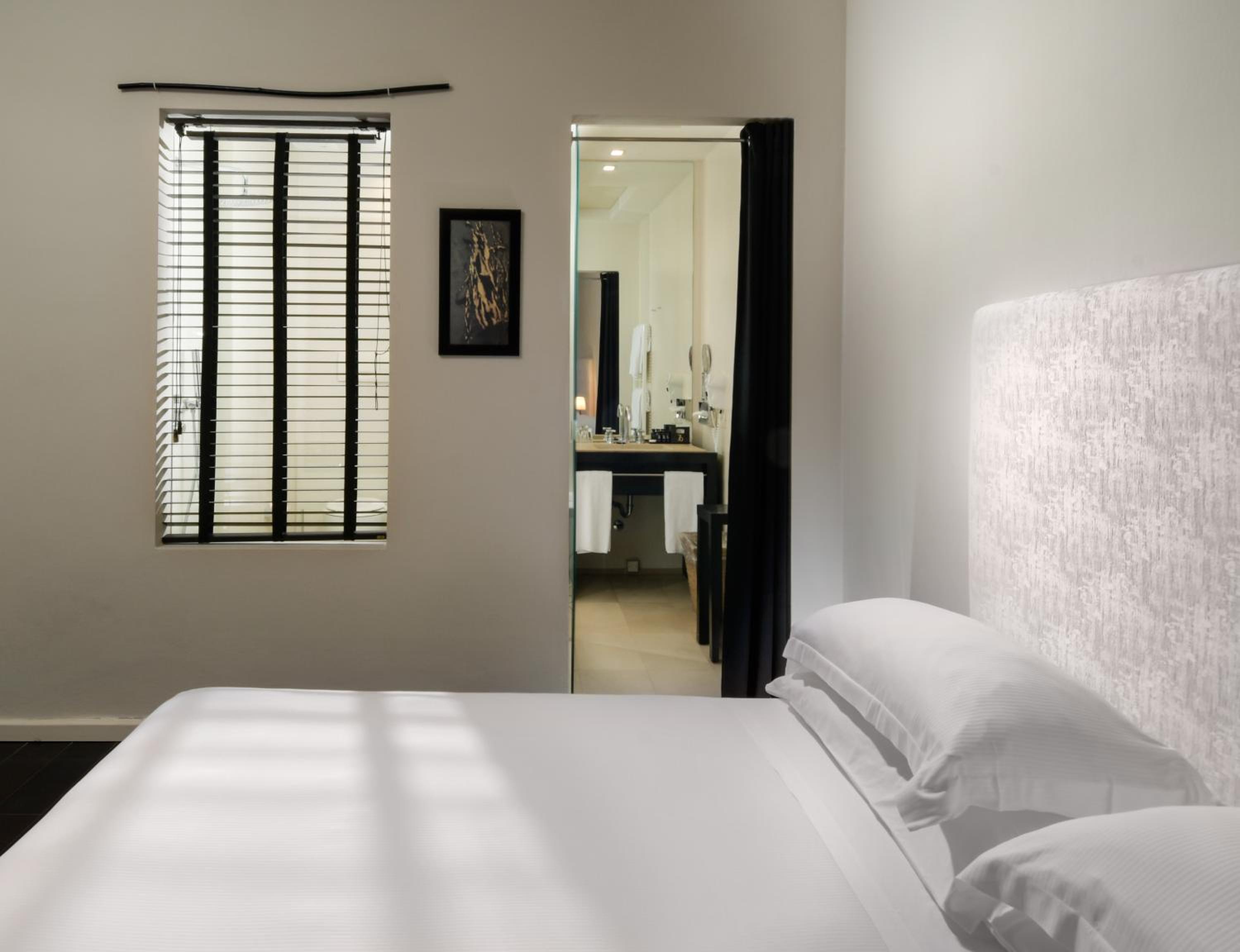 Superior Double Room with Sea View - Photo 5