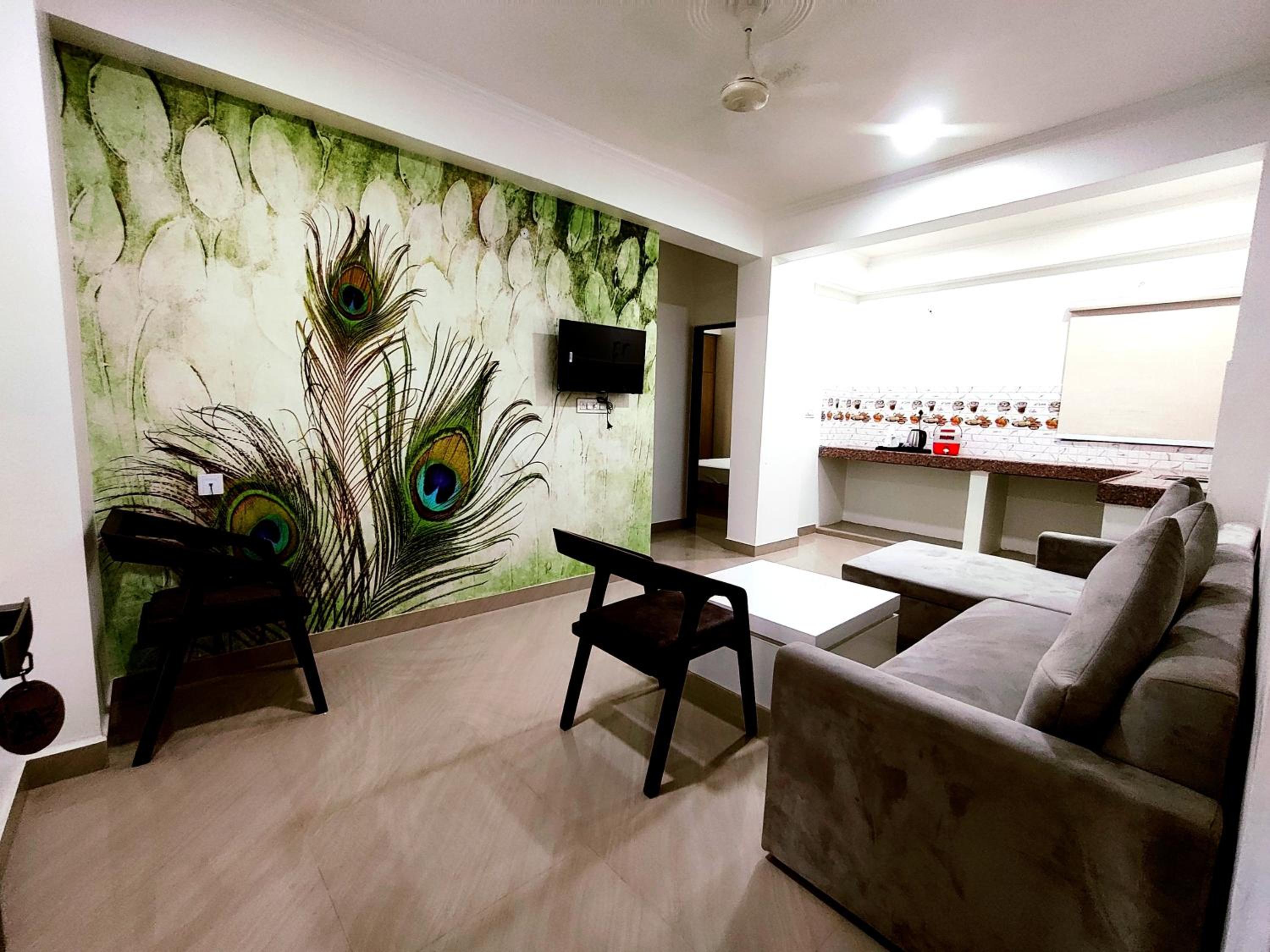 One-Bedroom Apartment with Balcony and City View - Photo 23