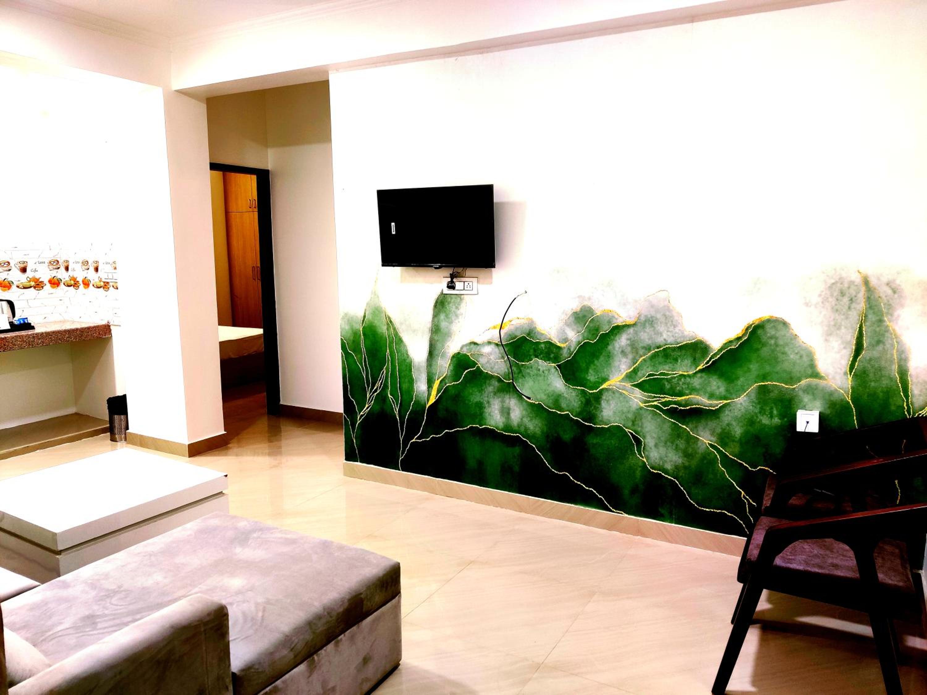 One-Bedroom Apartment with Balcony and City View - Photo 17