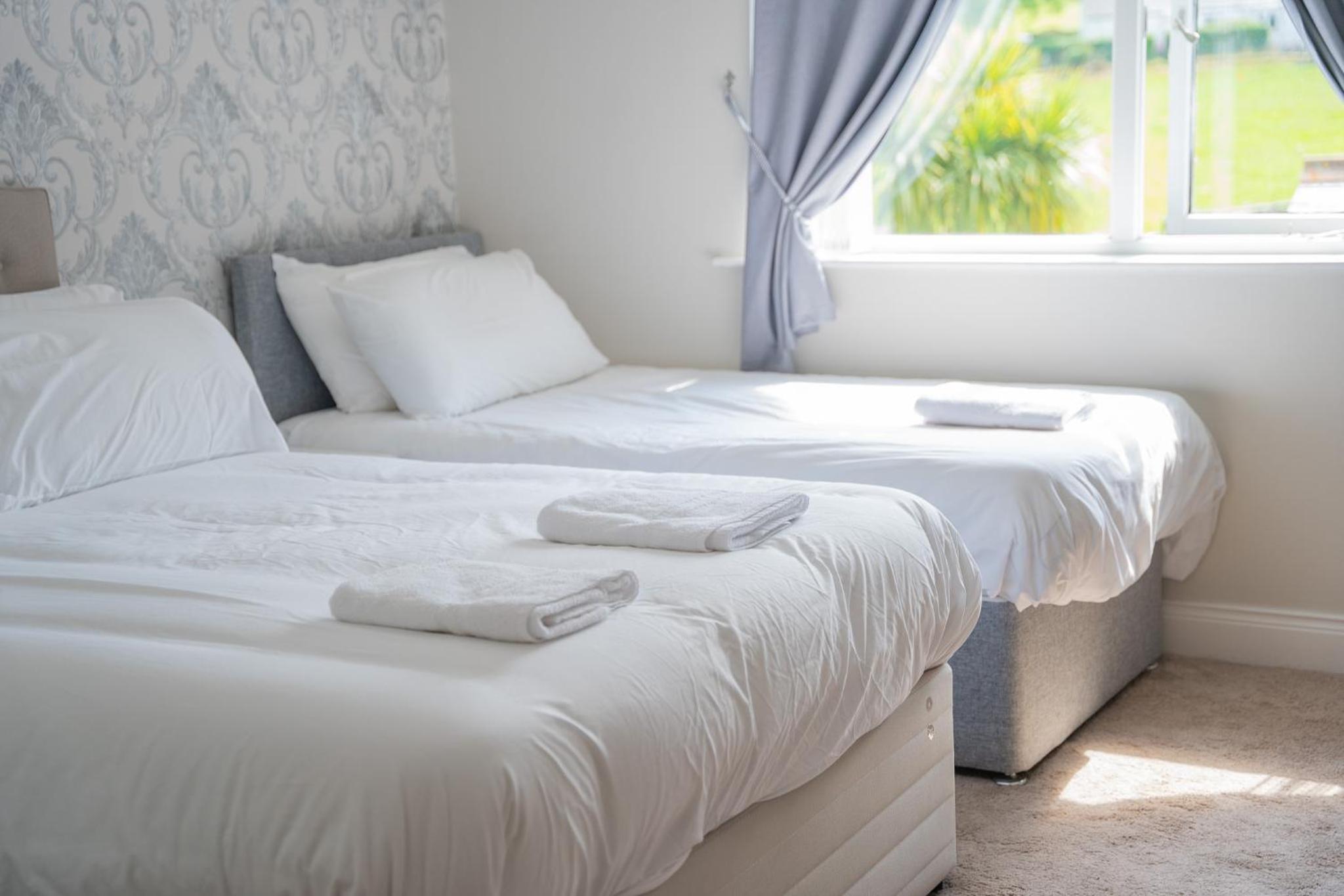 Double or Twin Room with Mountain View - Photo 4