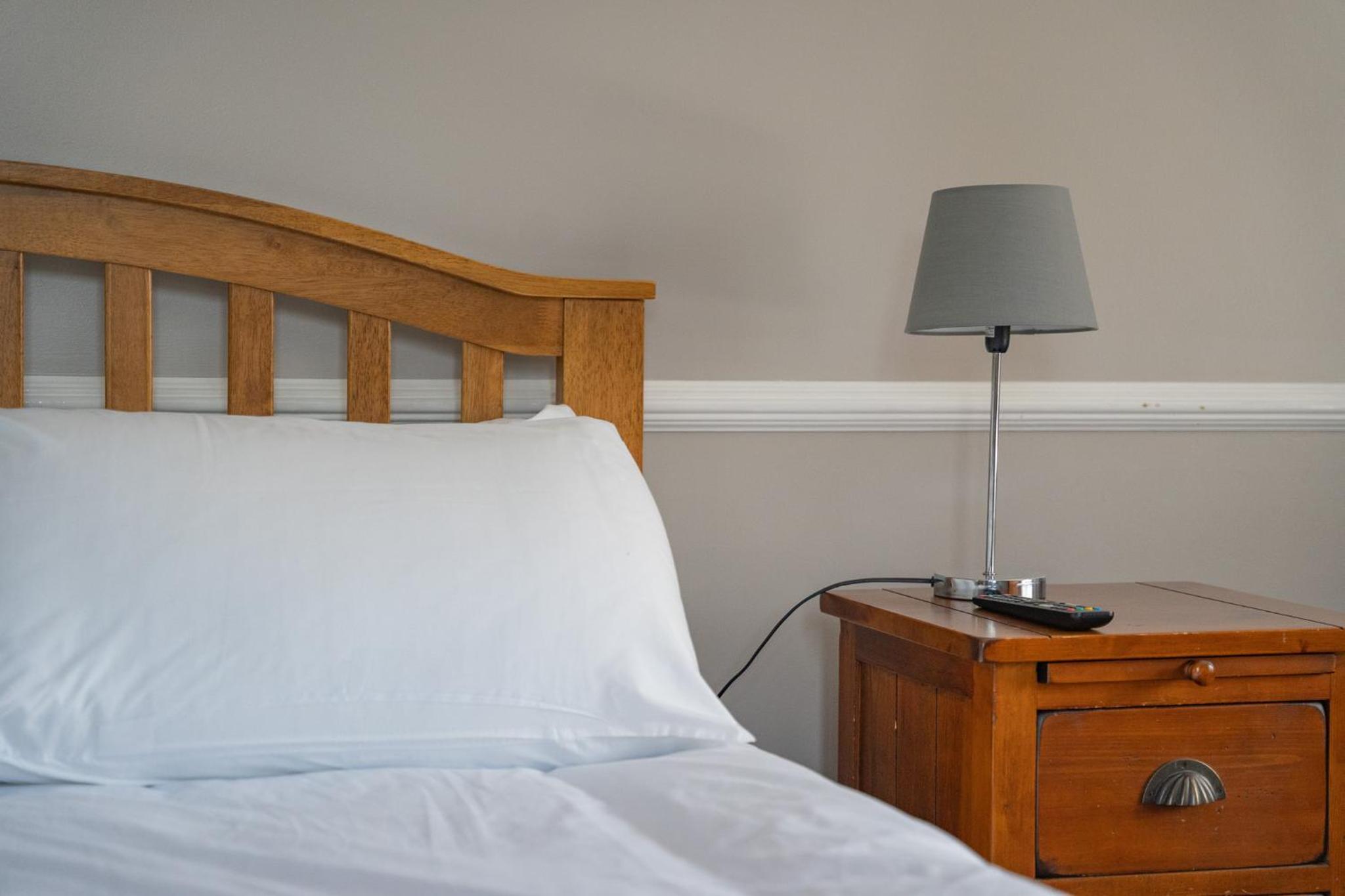 Double or Twin Room with Garden View - Photo 3
