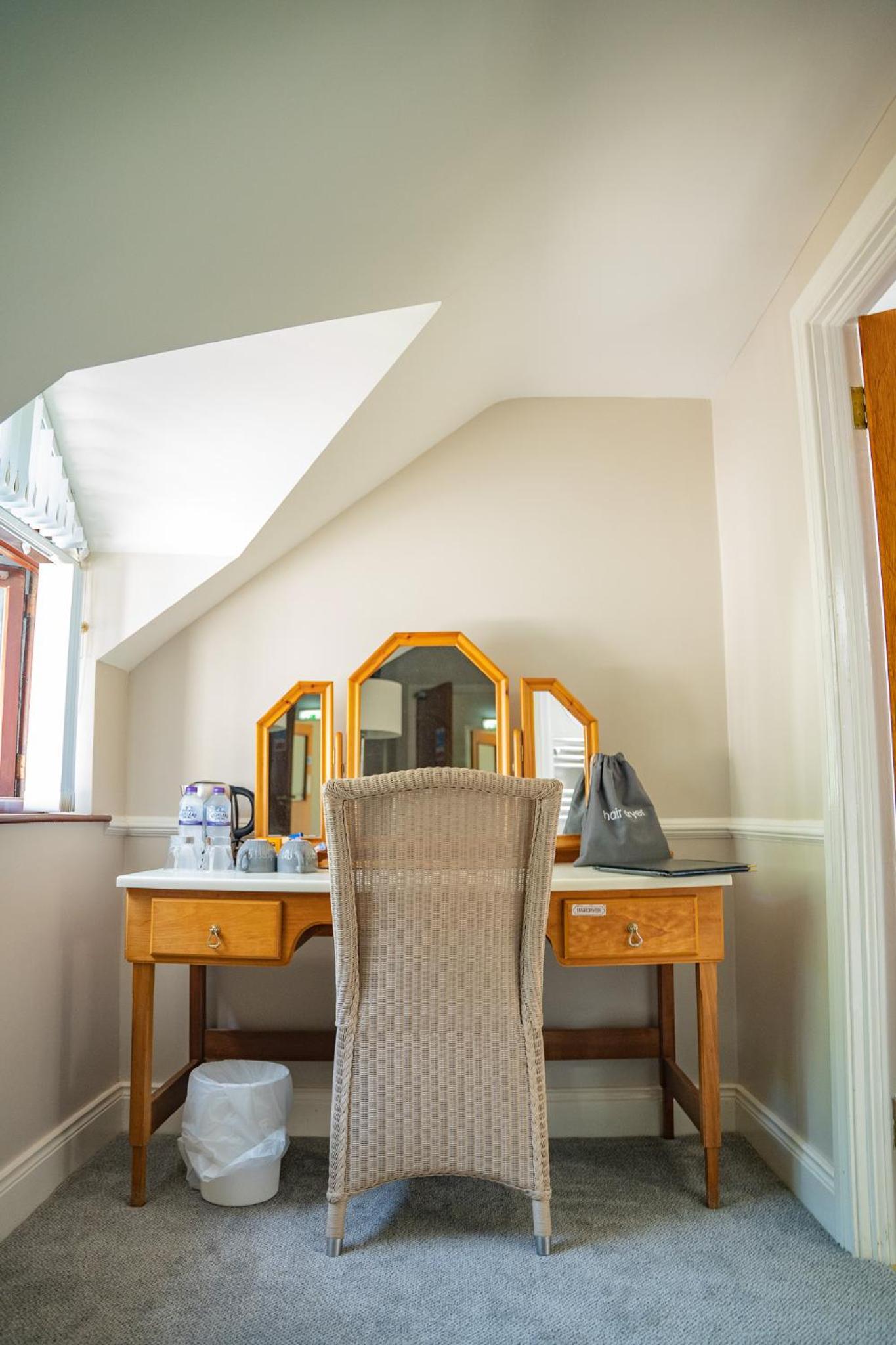 Standard Double Room - Photo 4