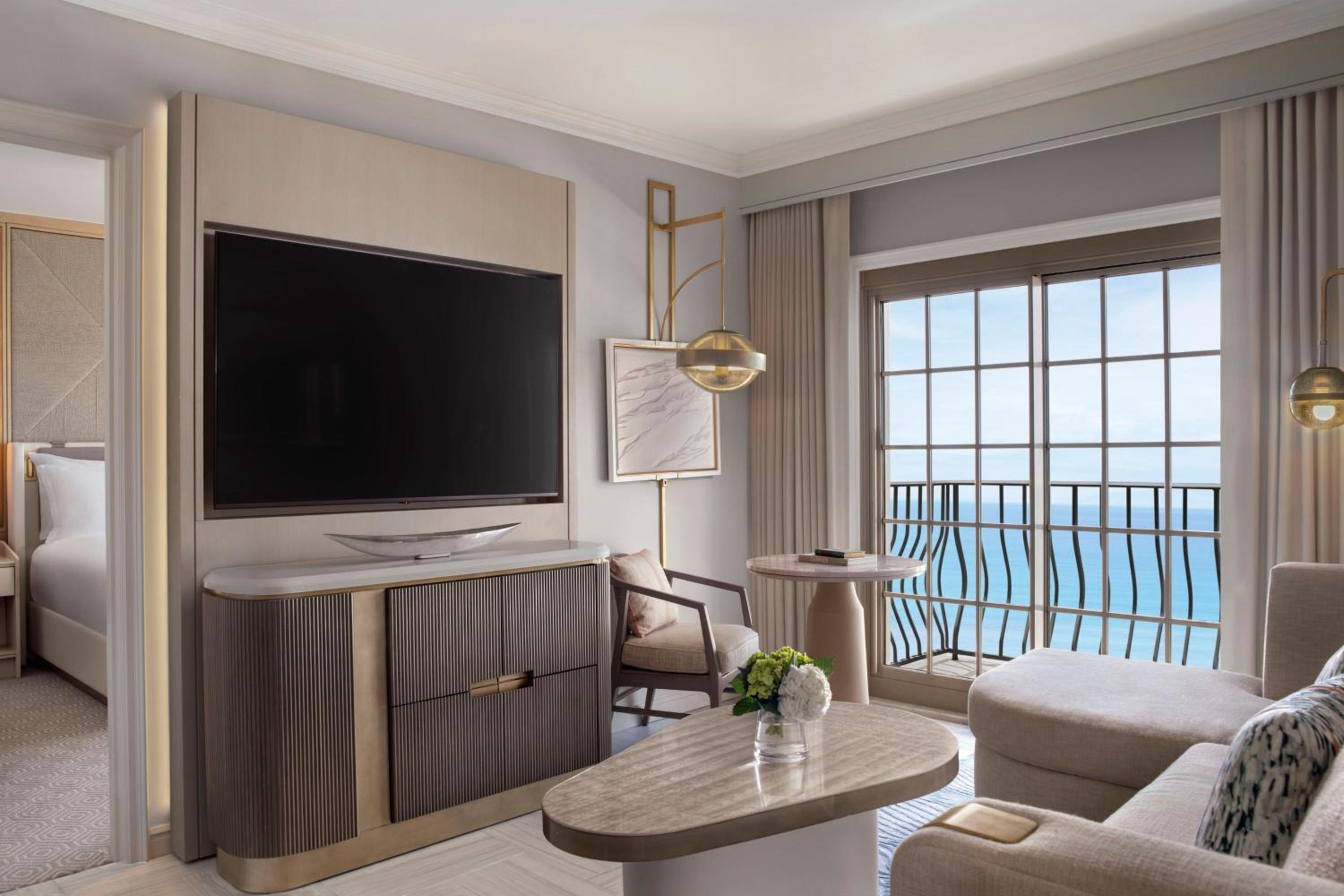 Ocean Front Suite  - Photo 6