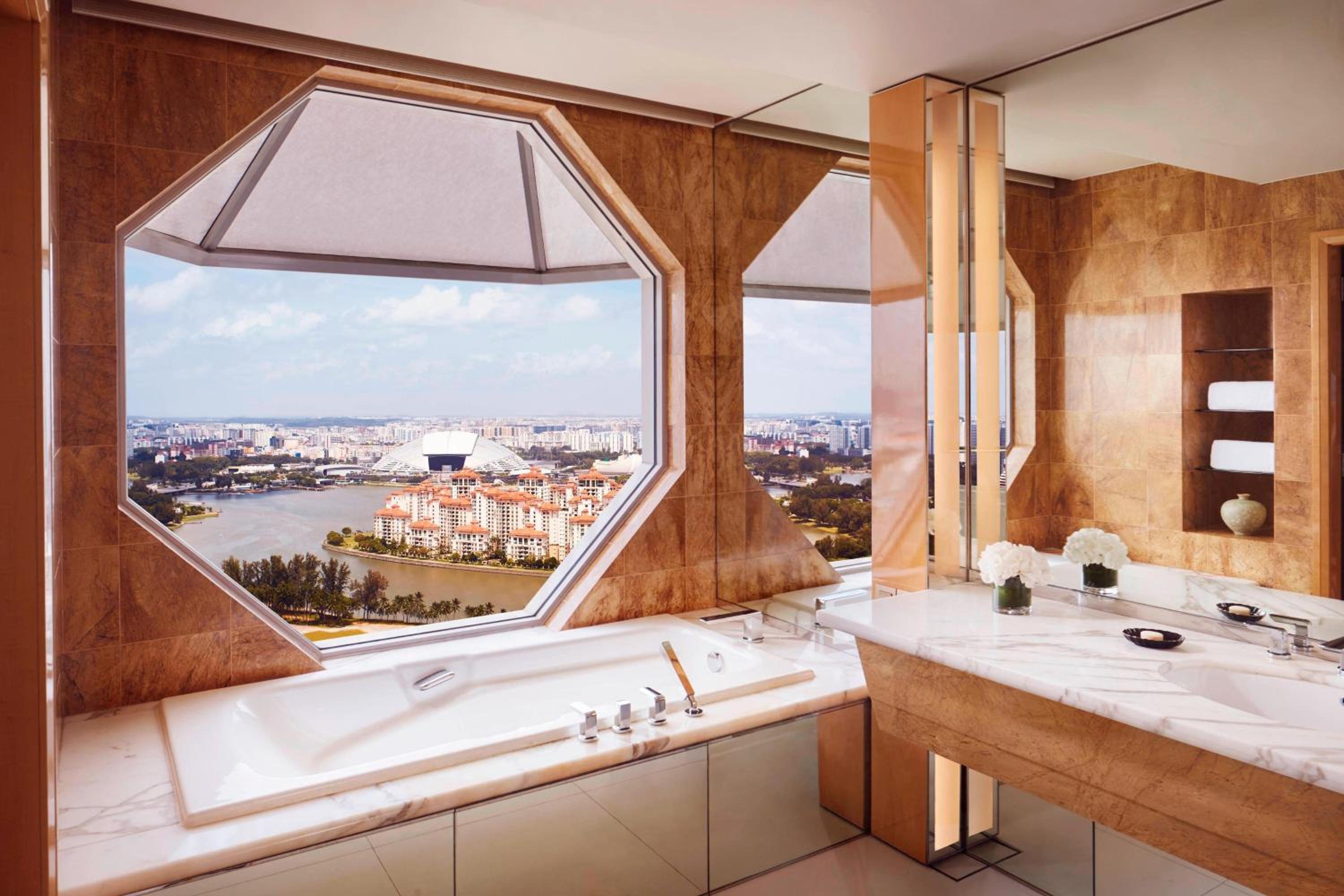 Club Deluxe Kallang, 1 King Bed, Kallang Precinct View, Lounge Access photo 3