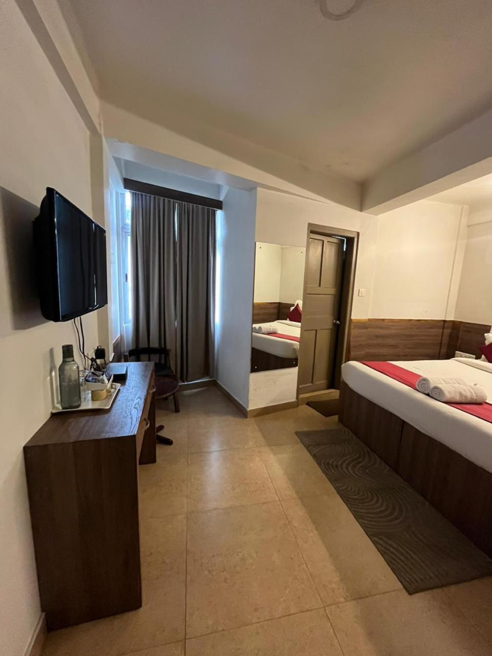 Deluxe King Room photo 3