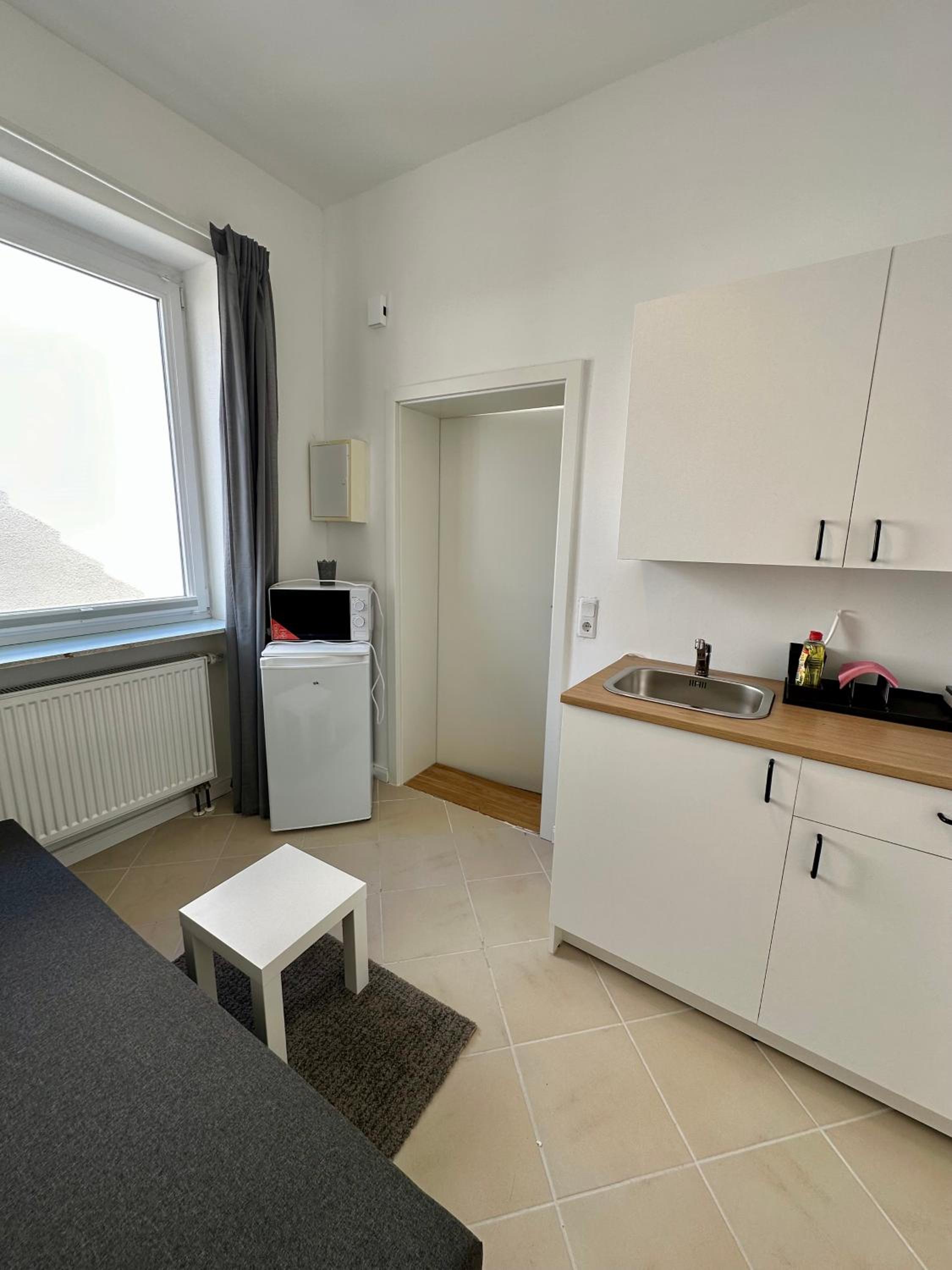 Small Single Room photo 3