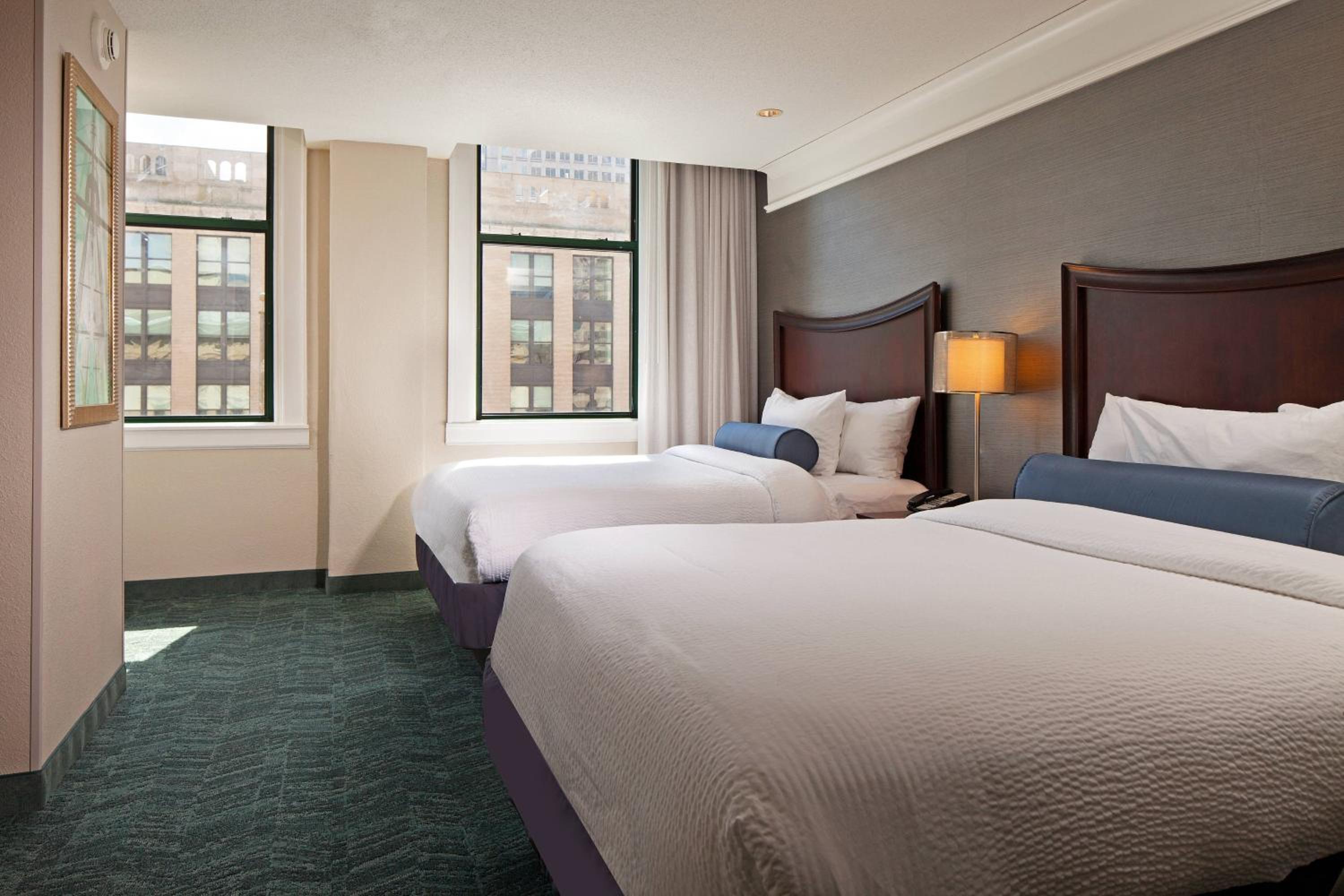Suite with Two Queen Beds, Sofa Bed and Adapted Tub - Mobility and Hearing Accessible photo 1