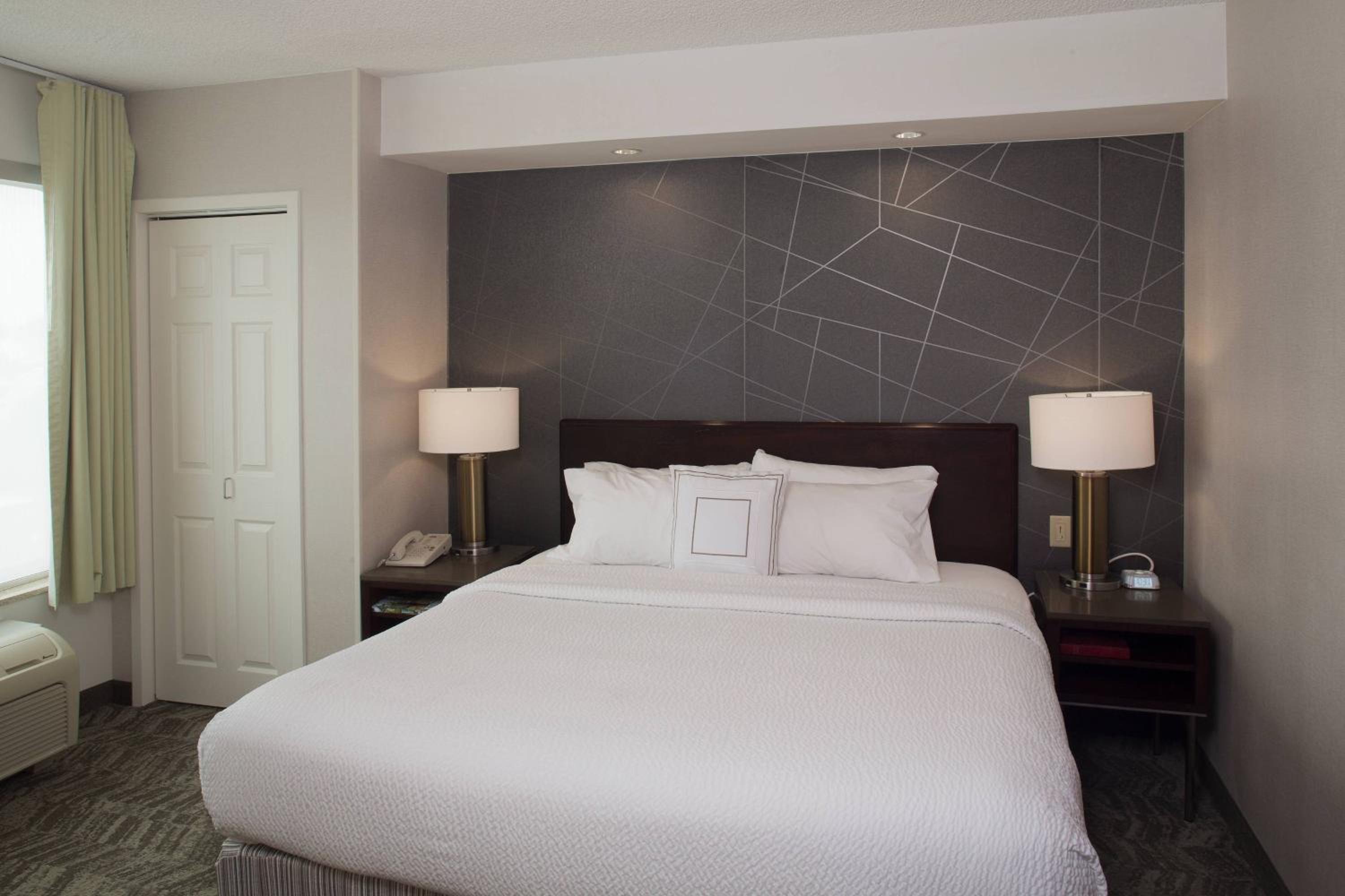 King Suite - Photo 1