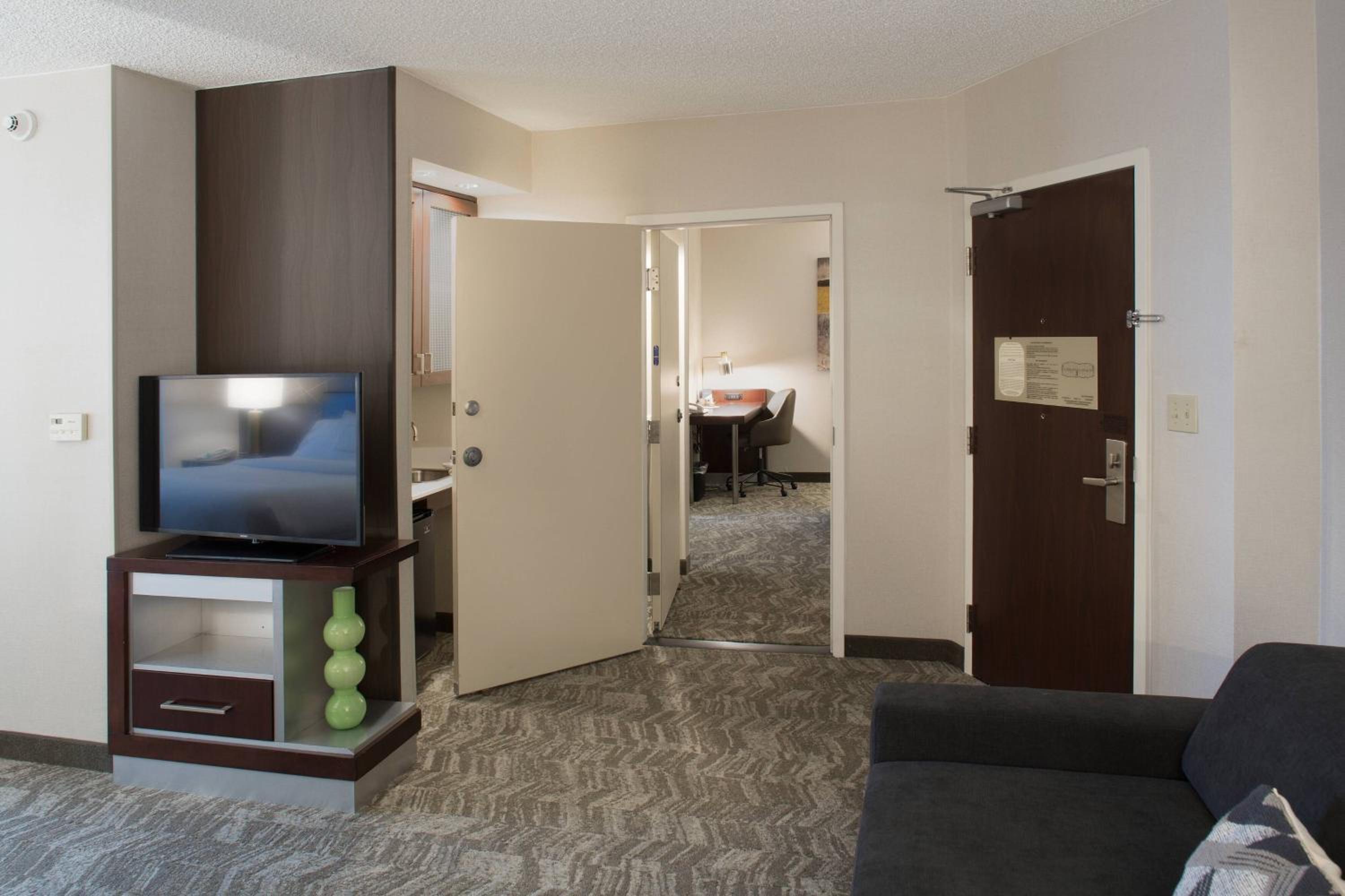 Double Suite with Two Double Beds - Photo 7