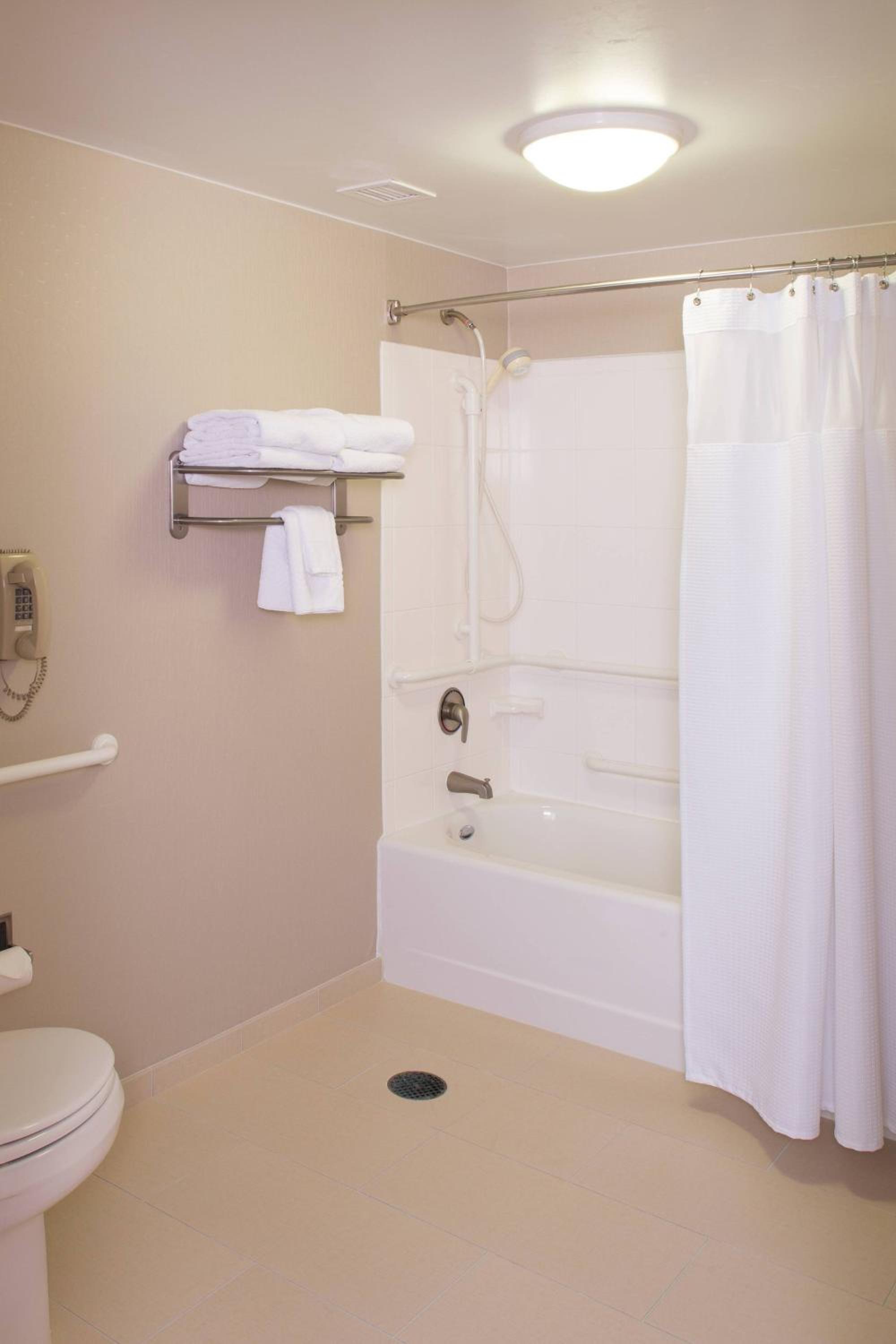 Double Suite with Two Double Beds - Photo 10