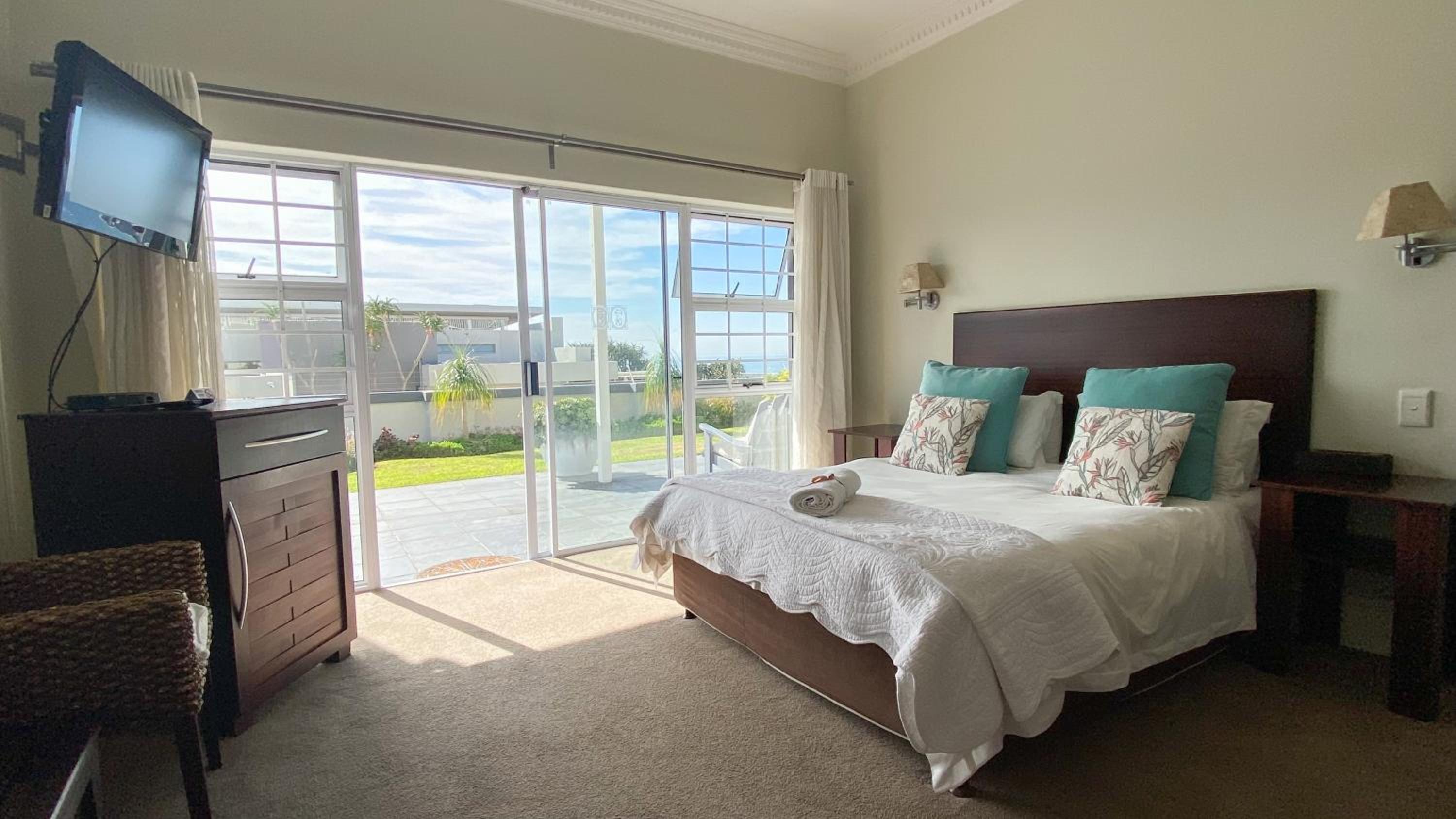 Queen Room with Sea View (Adults Only) - Photo 1