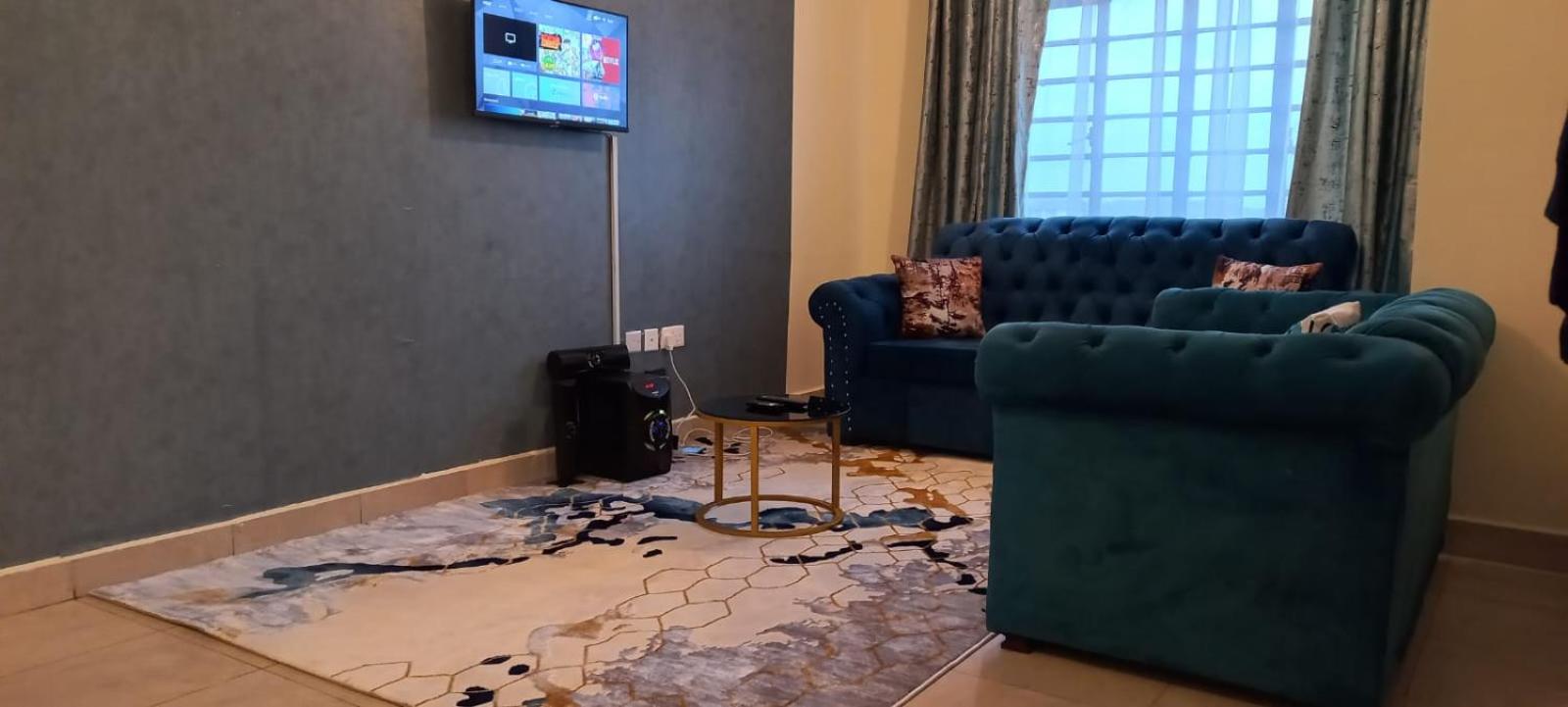 One-Bedroom Apartment - Photo 1