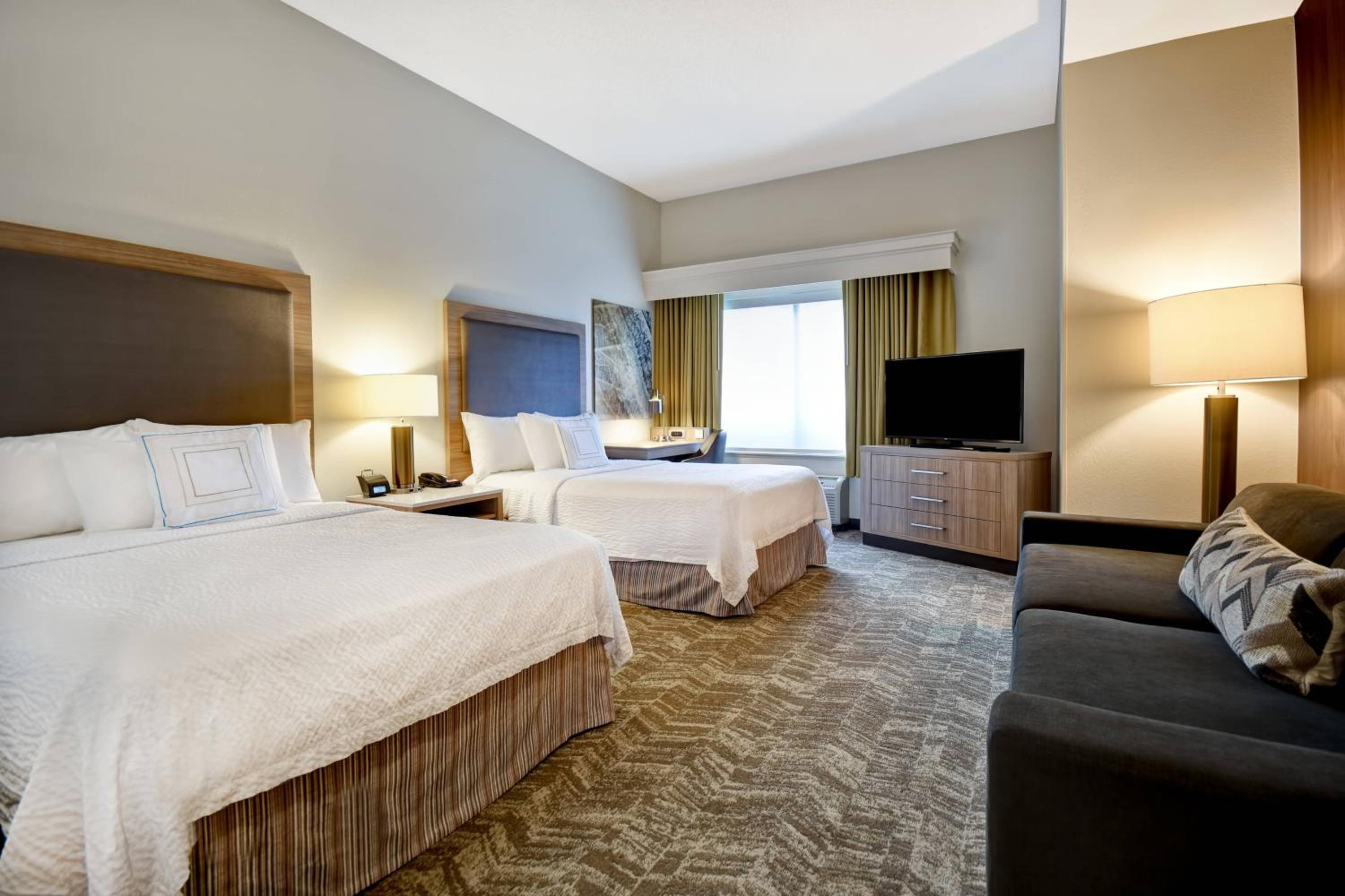Pure Suite with Two Double Beds with Sofa Bed and Adapted Tub - Mobility and Hearing Accessible