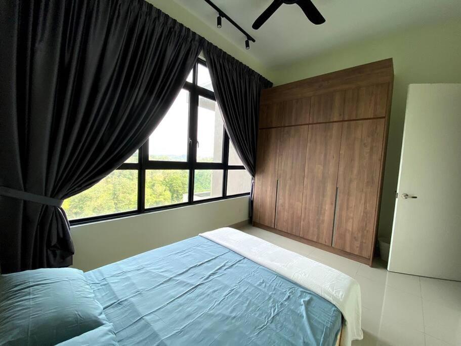 Three-Bedroom Apartment photo 2