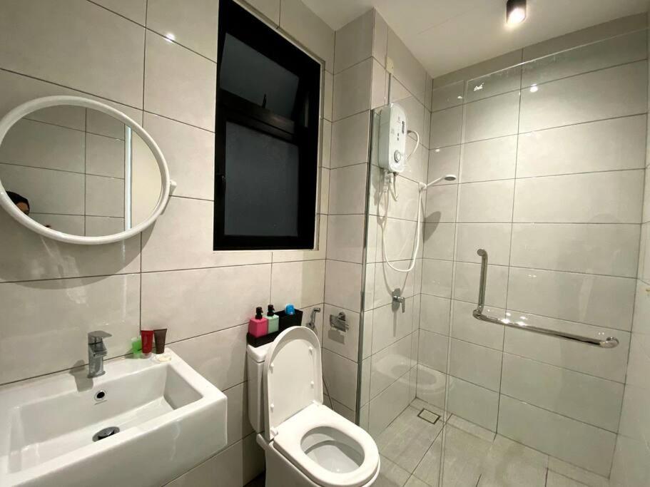 Three-Bedroom Apartment photo 3