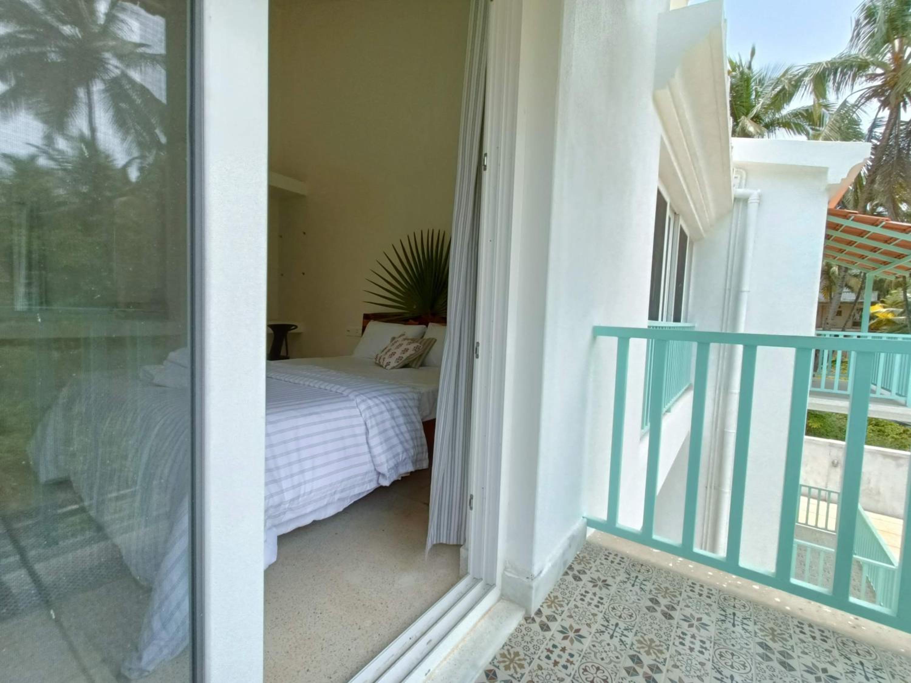 Deluxe Double Room with Balcony photo 3