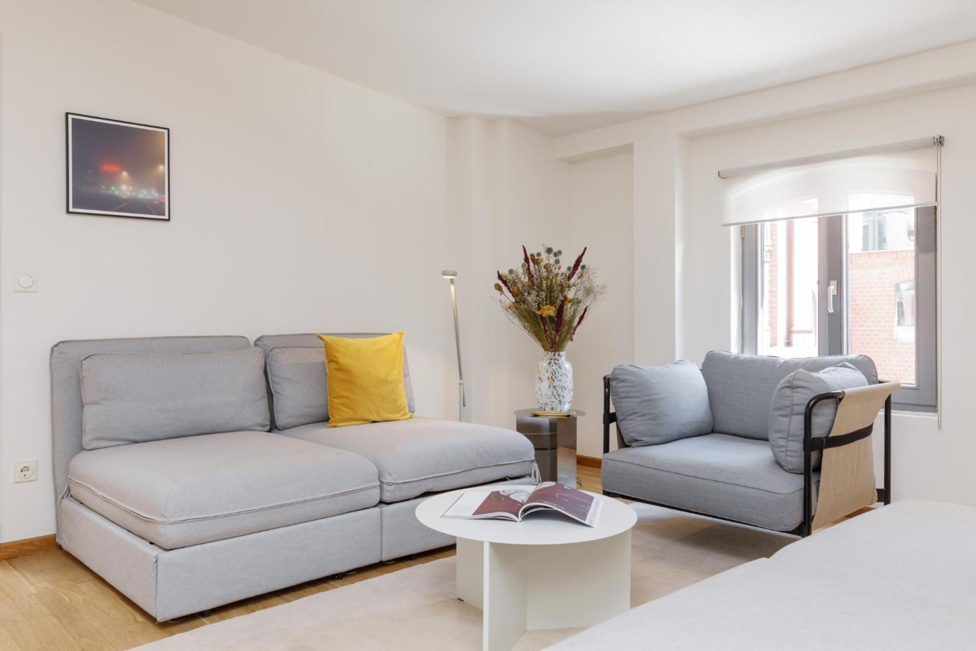 One-Bedroom Apartment photo 2