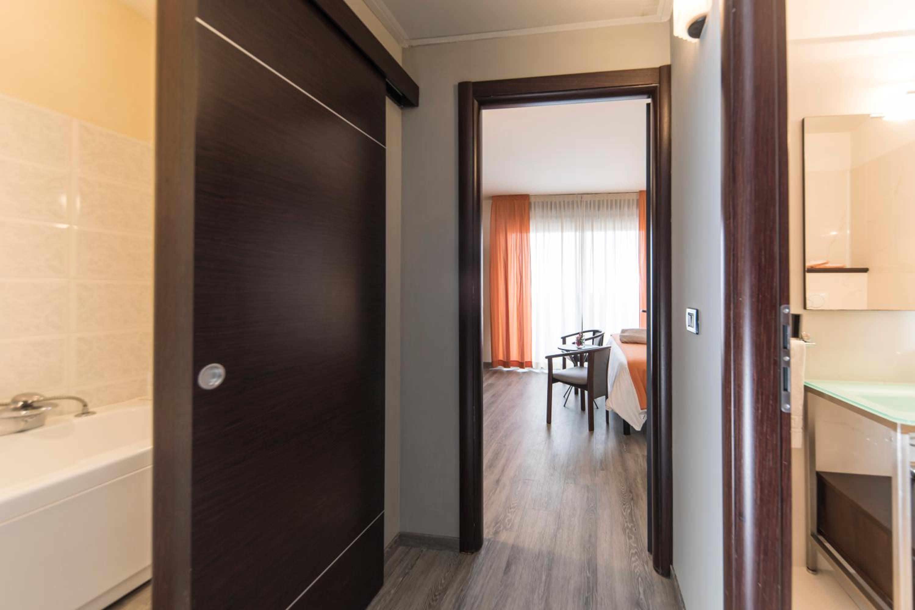 Superior Double Room - Photo 14