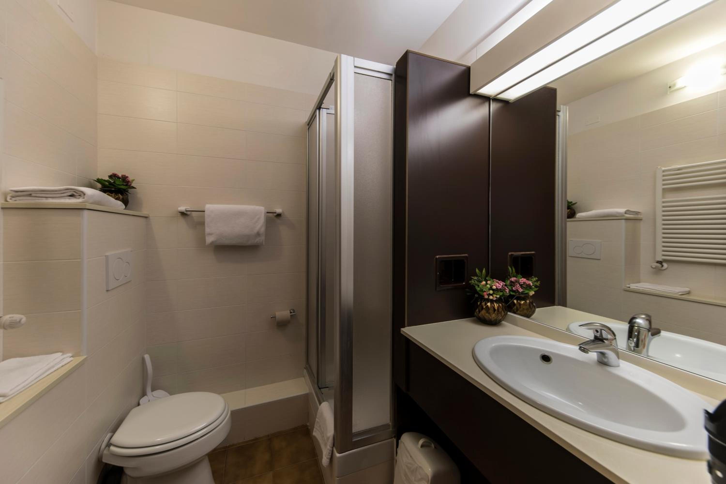 Superior Twin Room - Photo 11